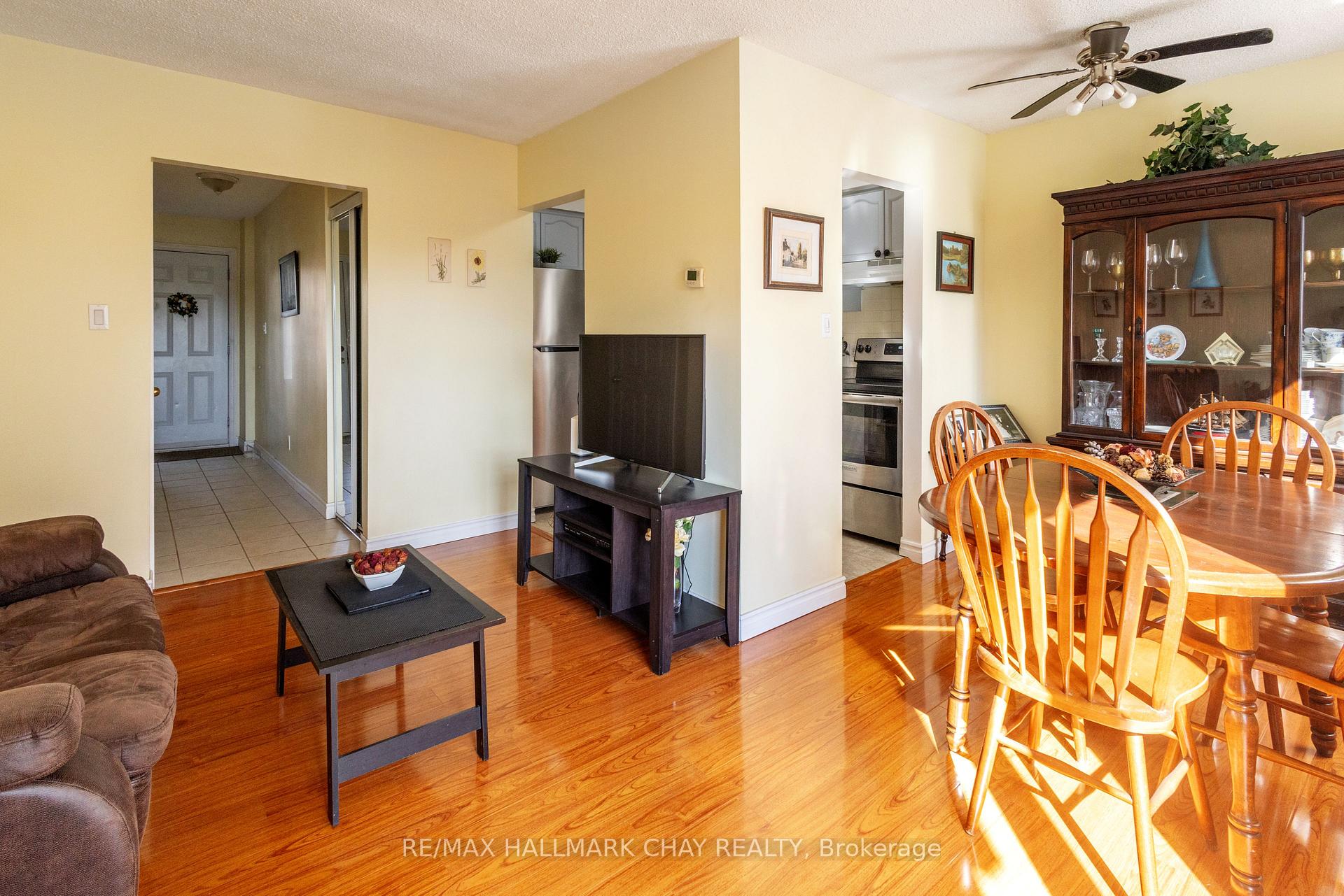 Photo 6 of Unit 4, 261 Rose Street, Barrie, Wellington — HOMEH