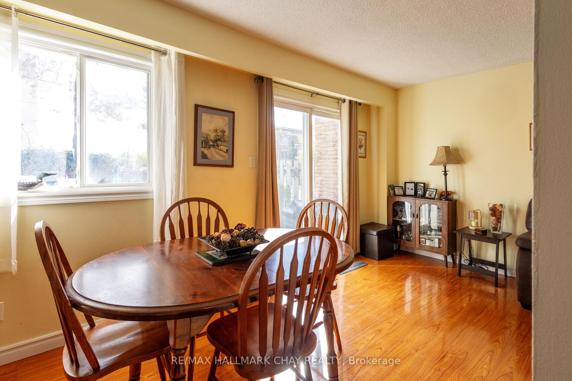 Photo 7 of Unit 4, 261 Rose Street, Barrie, Wellington — HOMEH