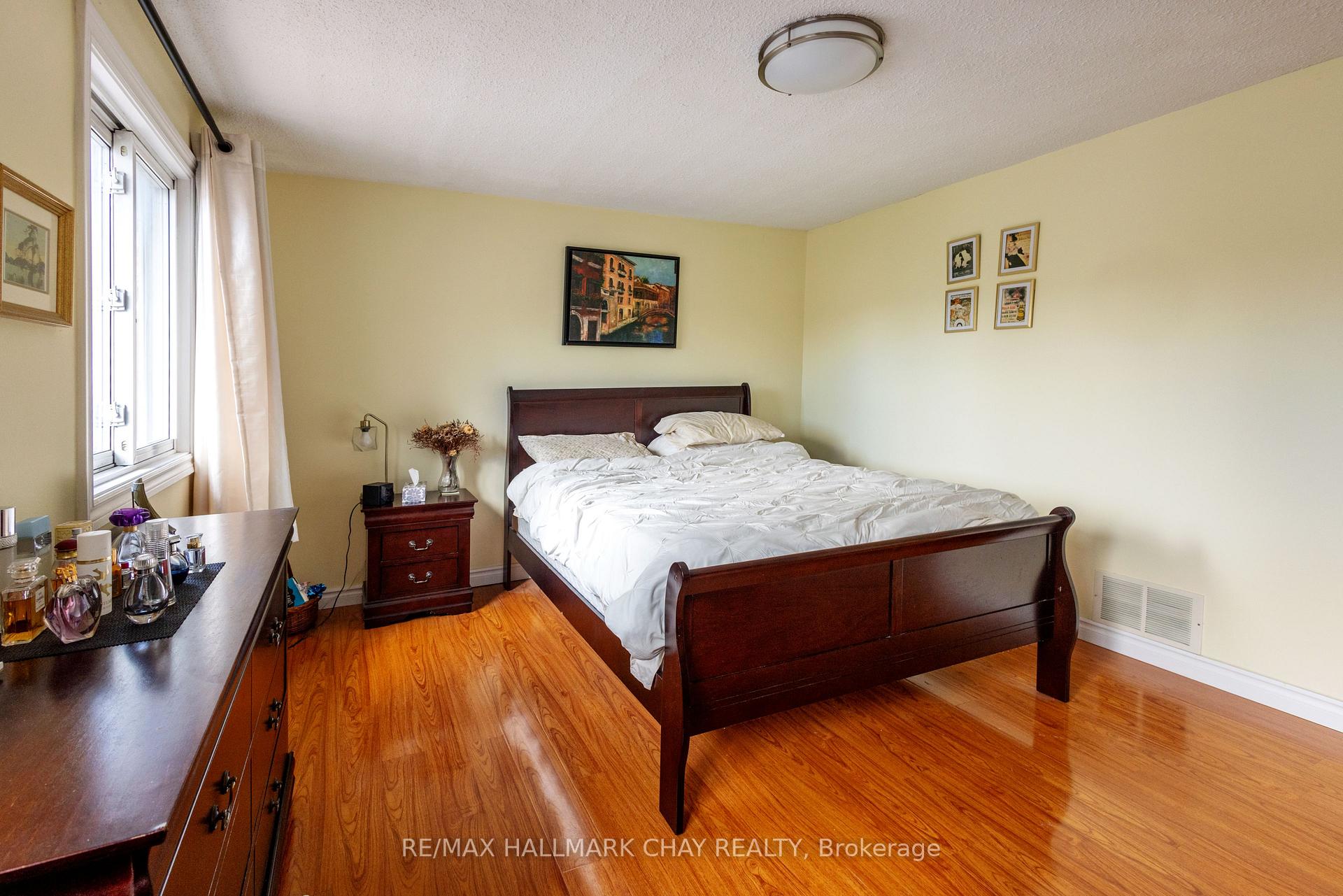 Photo 11 of Unit 4, 261 Rose Street, Barrie, Wellington — HOMEH