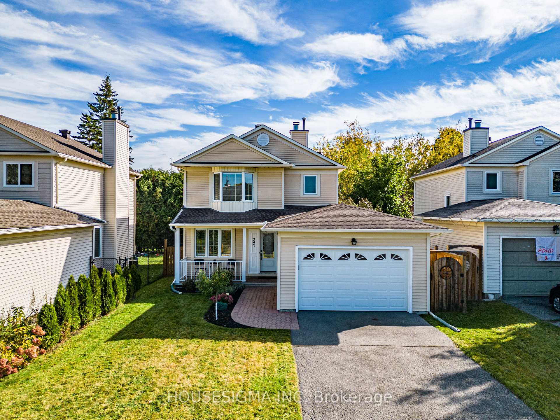 Photo 3 of 247 Mceachern Crescent, Ottawa, Bilberry Creek/Queenswood Heights — HOMEH