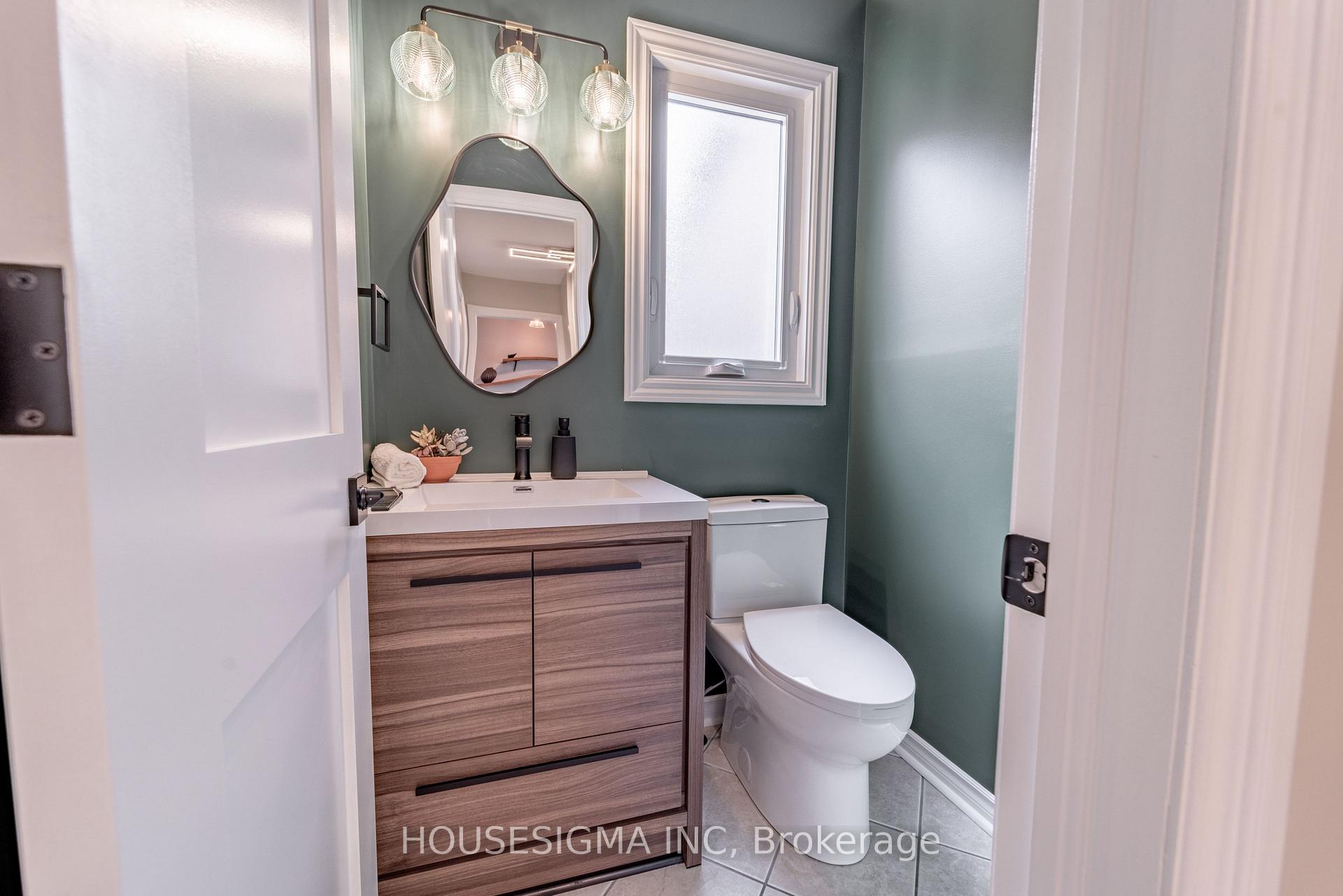 Photo 9 of 247 Mceachern Crescent, Ottawa, Bilberry Creek/Queenswood Heights — HOMEH