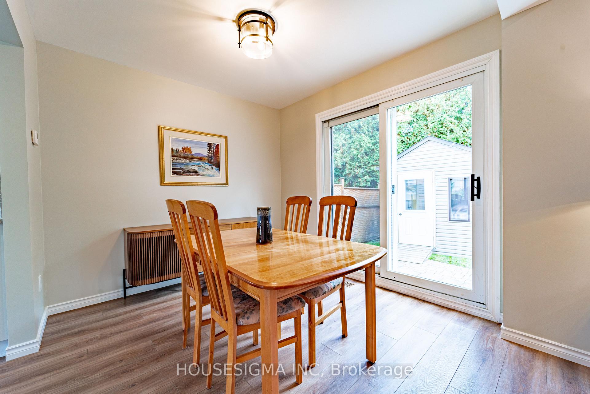 Photo 28 of 247 Mceachern Crescent, Ottawa, Bilberry Creek/Queenswood Heights — HOMEH