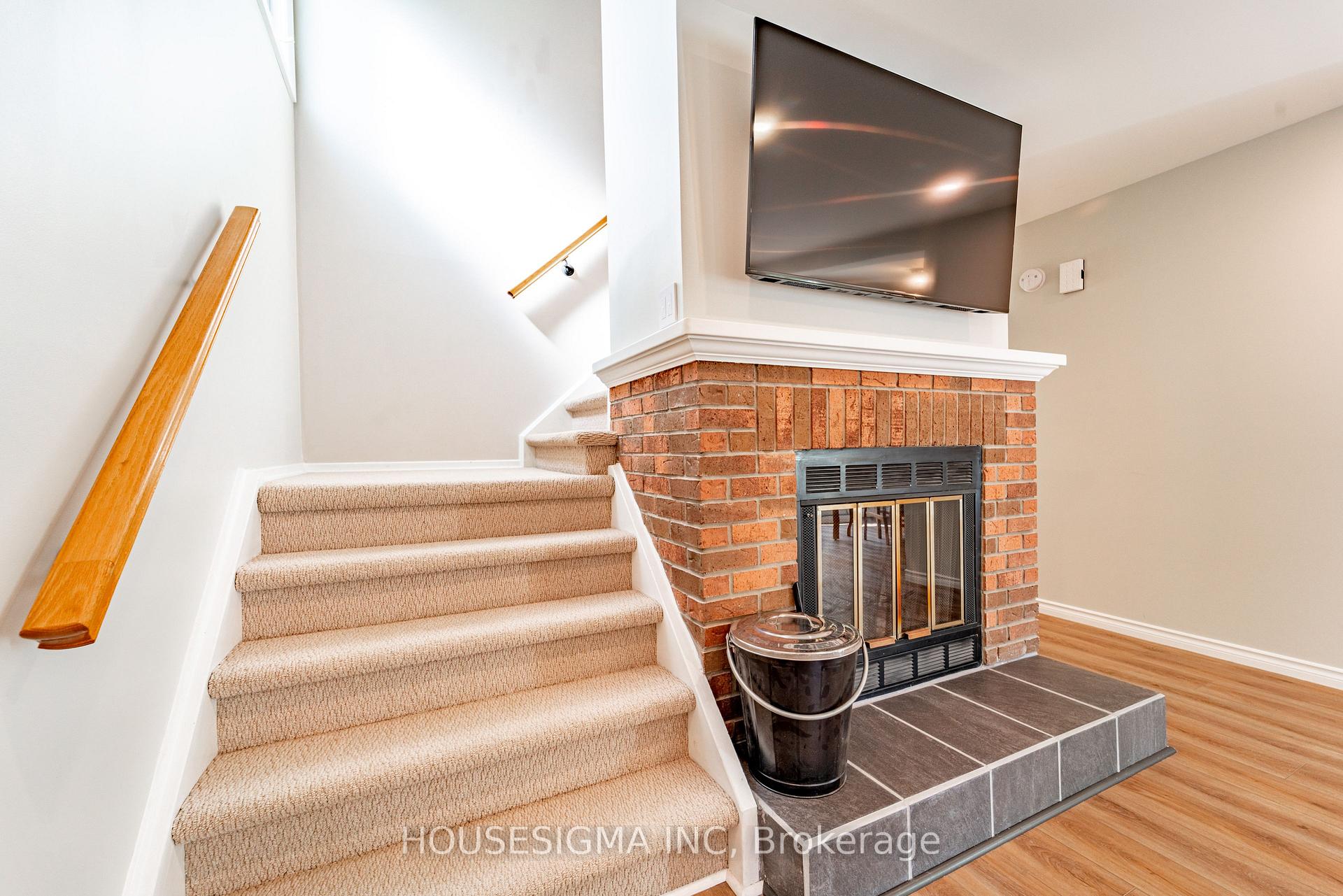 Photo 40 of 247 Mceachern Crescent, Ottawa, Bilberry Creek/Queenswood Heights — HOMEH