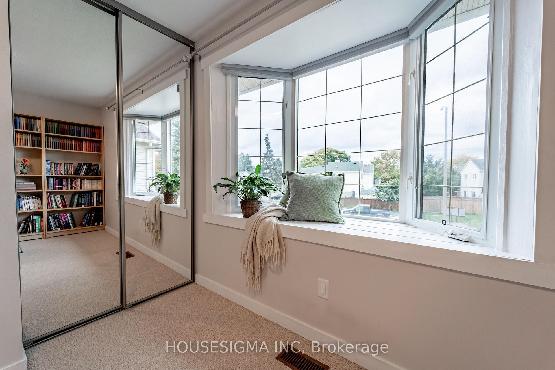Photo 60 of 247 Mceachern Crescent, Ottawa, Bilberry Creek/Queenswood Heights — HOMEH