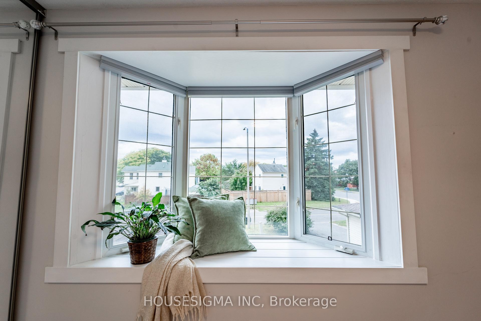 Photo 64 of 247 Mceachern Crescent, Ottawa, Bilberry Creek/Queenswood Heights — HOMEH