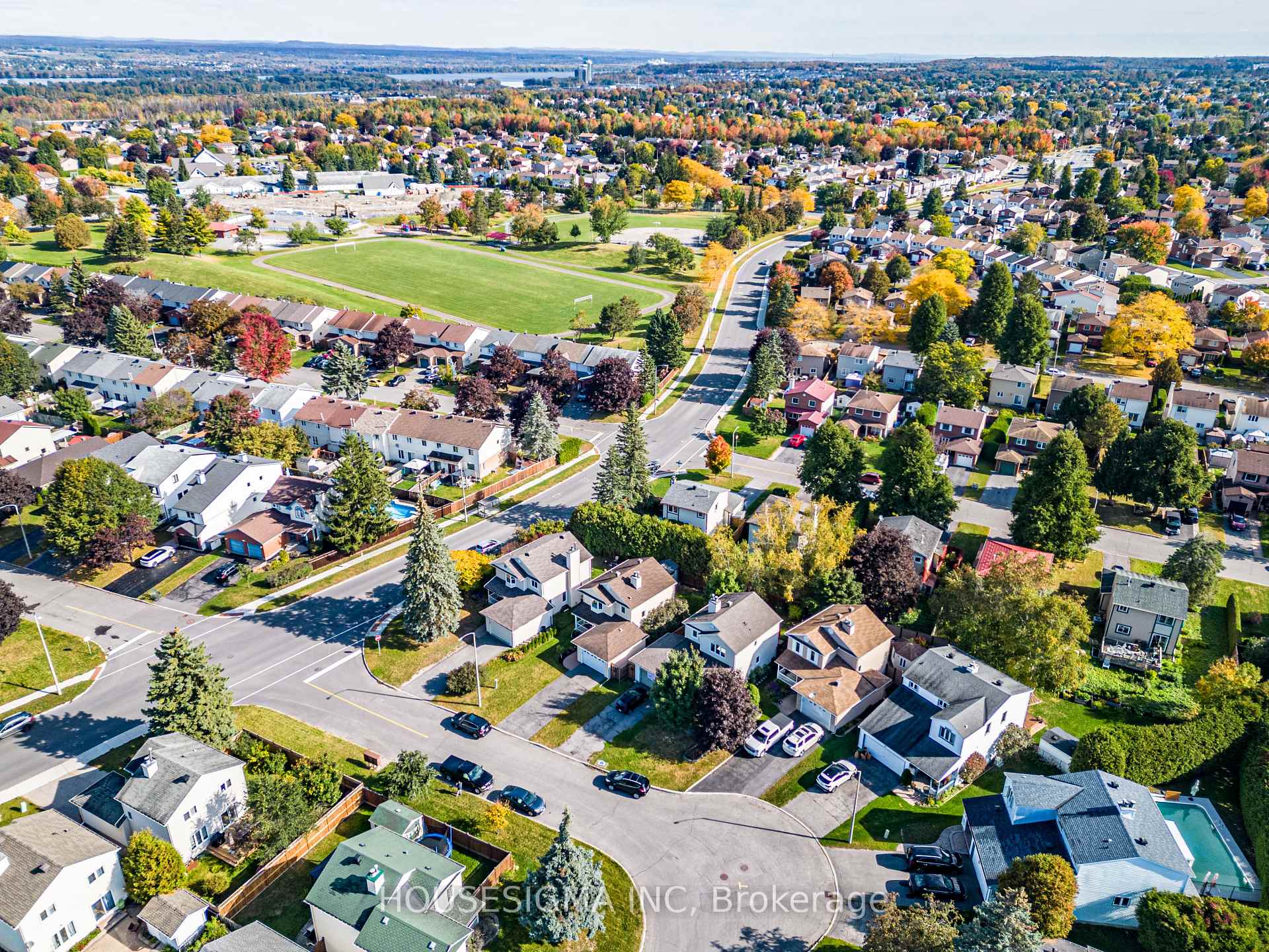 Photo 94 of 247 Mceachern Crescent, Ottawa, Bilberry Creek/Queenswood Heights — HOMEH