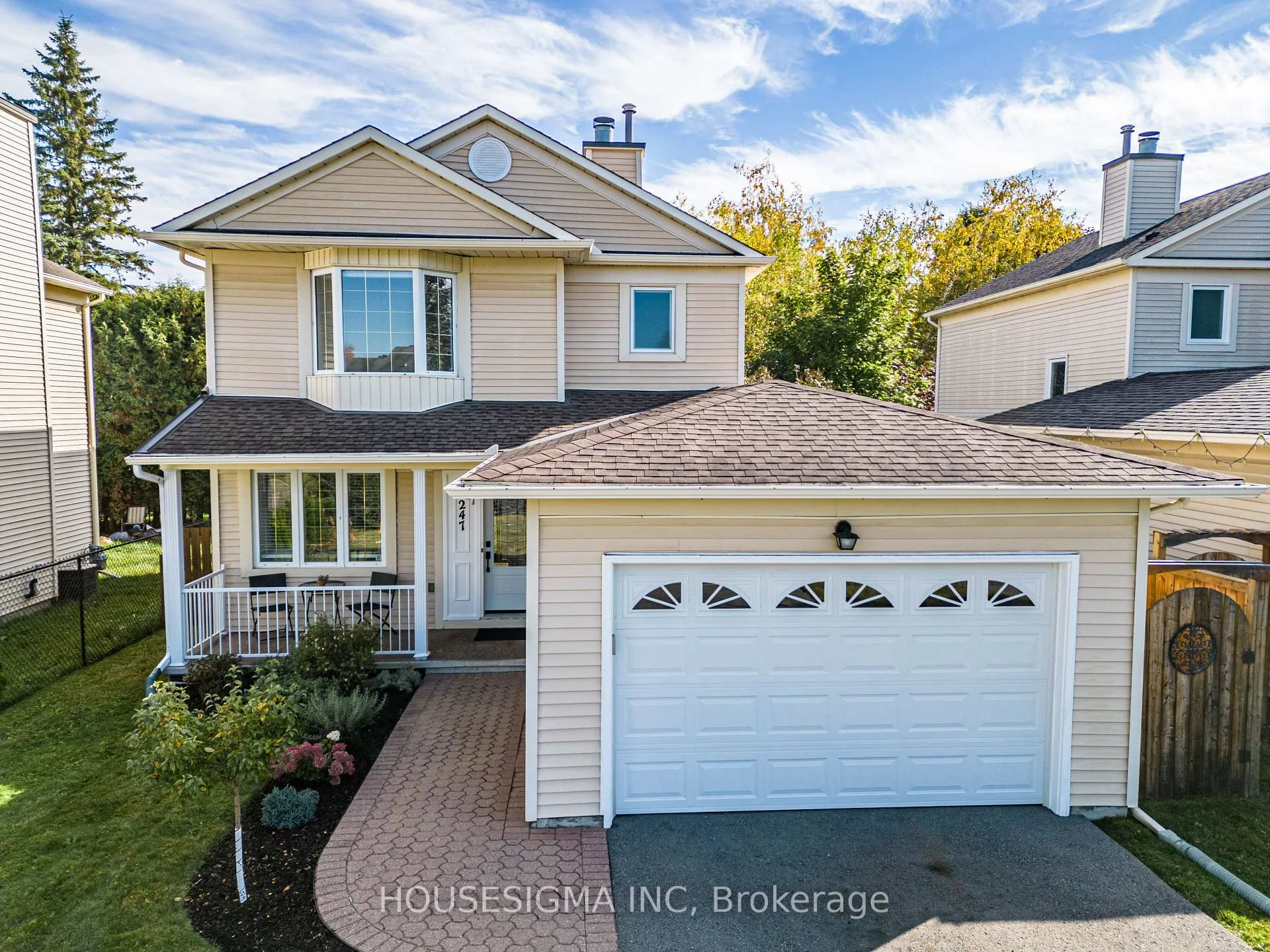 Photo 2 of 247 Mceachern Crescent, Ottawa, Bilberry Creek/Queenswood Heights — HOMEH