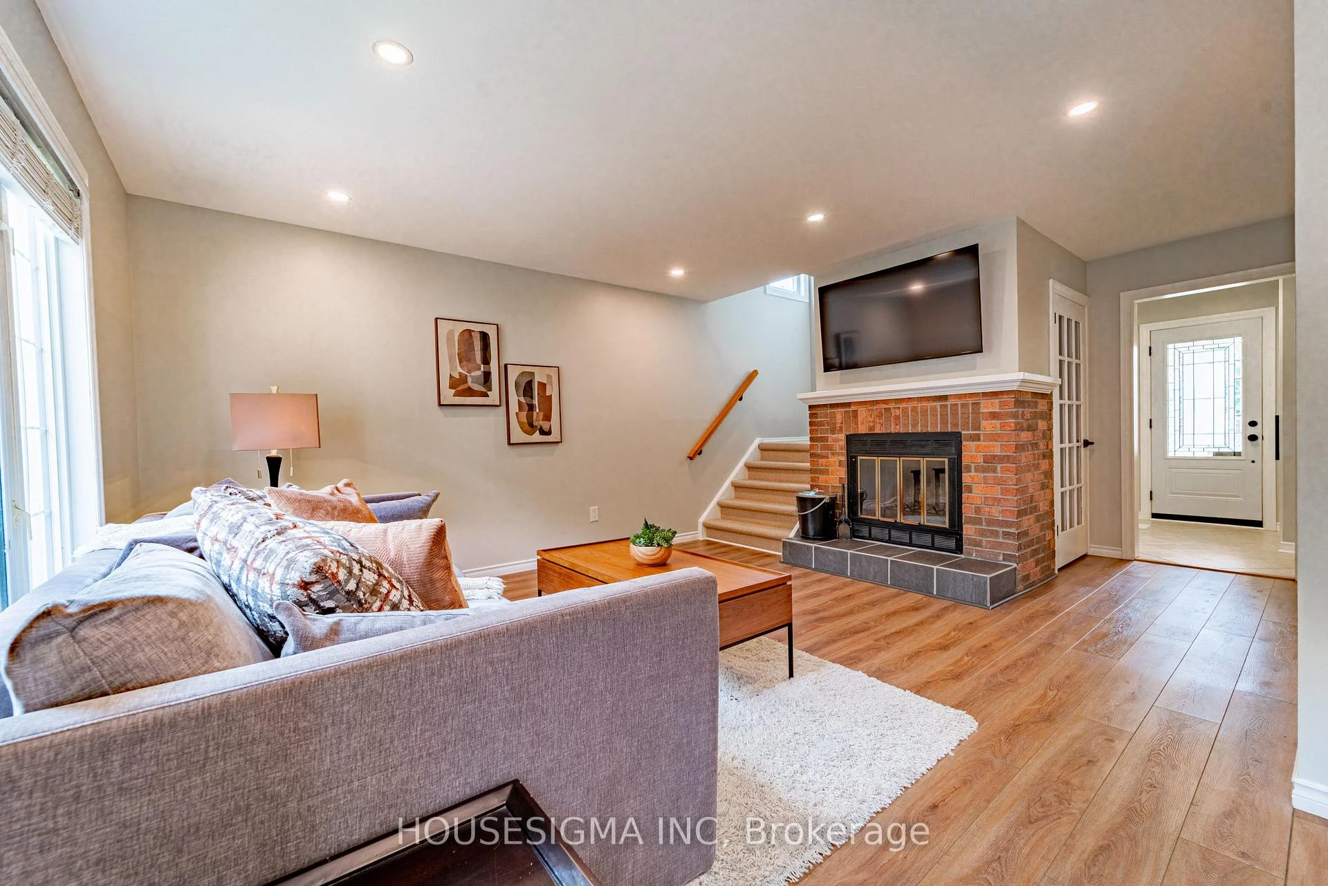 Photo 25 of 247 Mceachern Crescent, Ottawa, Bilberry Creek/Queenswood Heights — HOMEH
