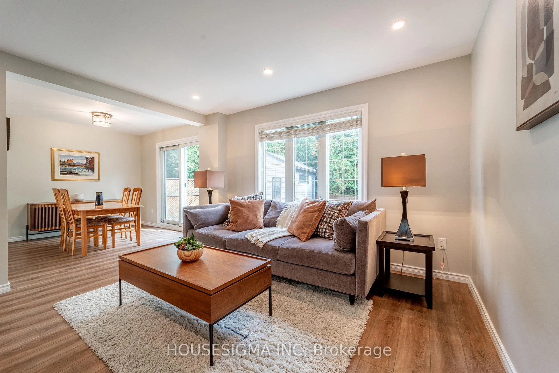 Photo 33 of 247 Mceachern Crescent, Ottawa, Bilberry Creek/Queenswood Heights — HOMEH