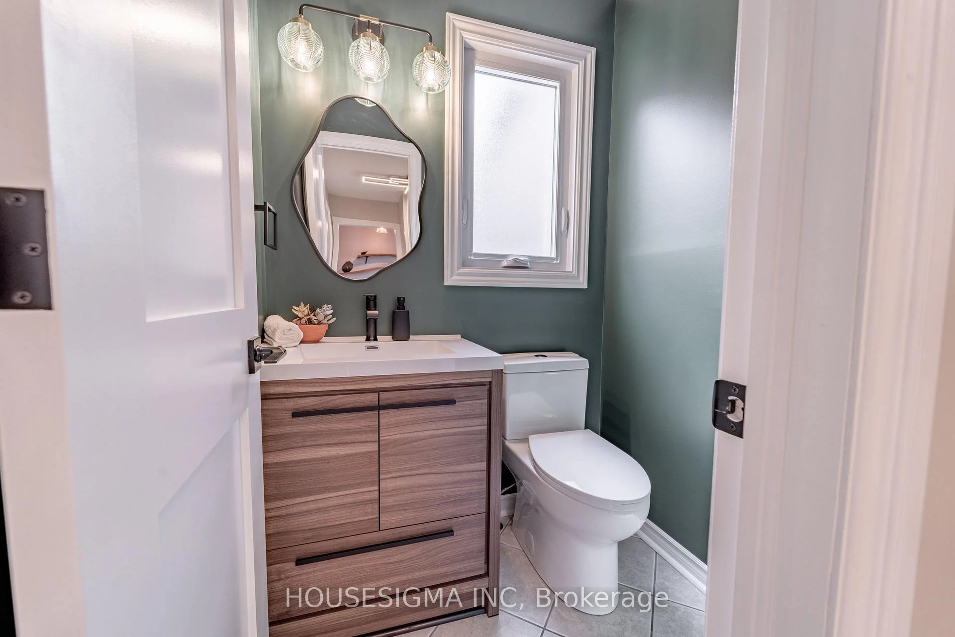 Photo 41 of 247 Mceachern Crescent, Ottawa, Bilberry Creek/Queenswood Heights — HOMEH