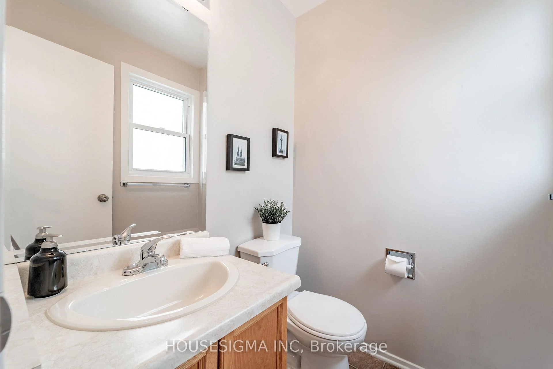 Photo 47 of 247 Mceachern Crescent, Ottawa, Bilberry Creek/Queenswood Heights — HOMEH