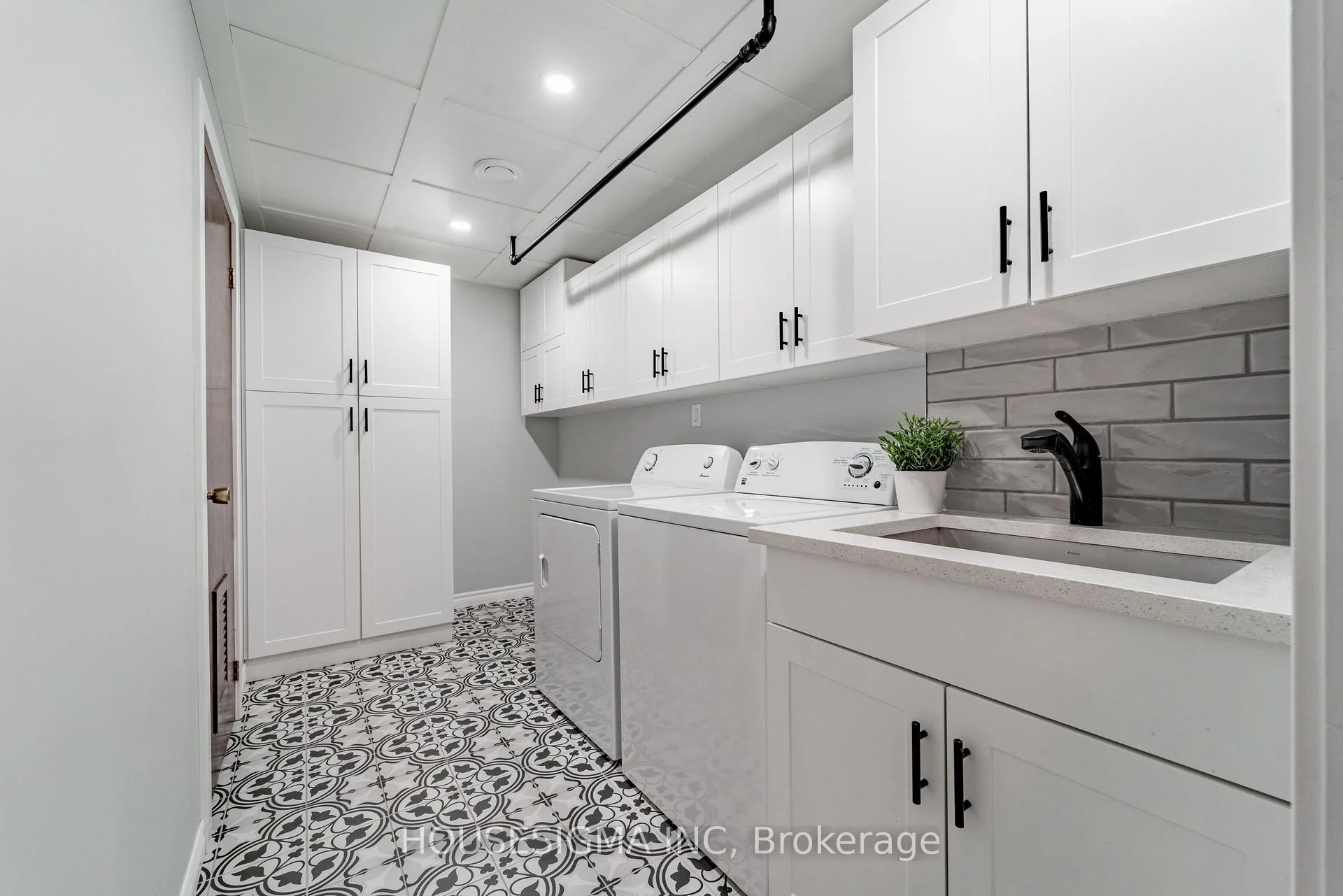 Photo 80 of 247 Mceachern Crescent, Ottawa, Bilberry Creek/Queenswood Heights — HOMEH