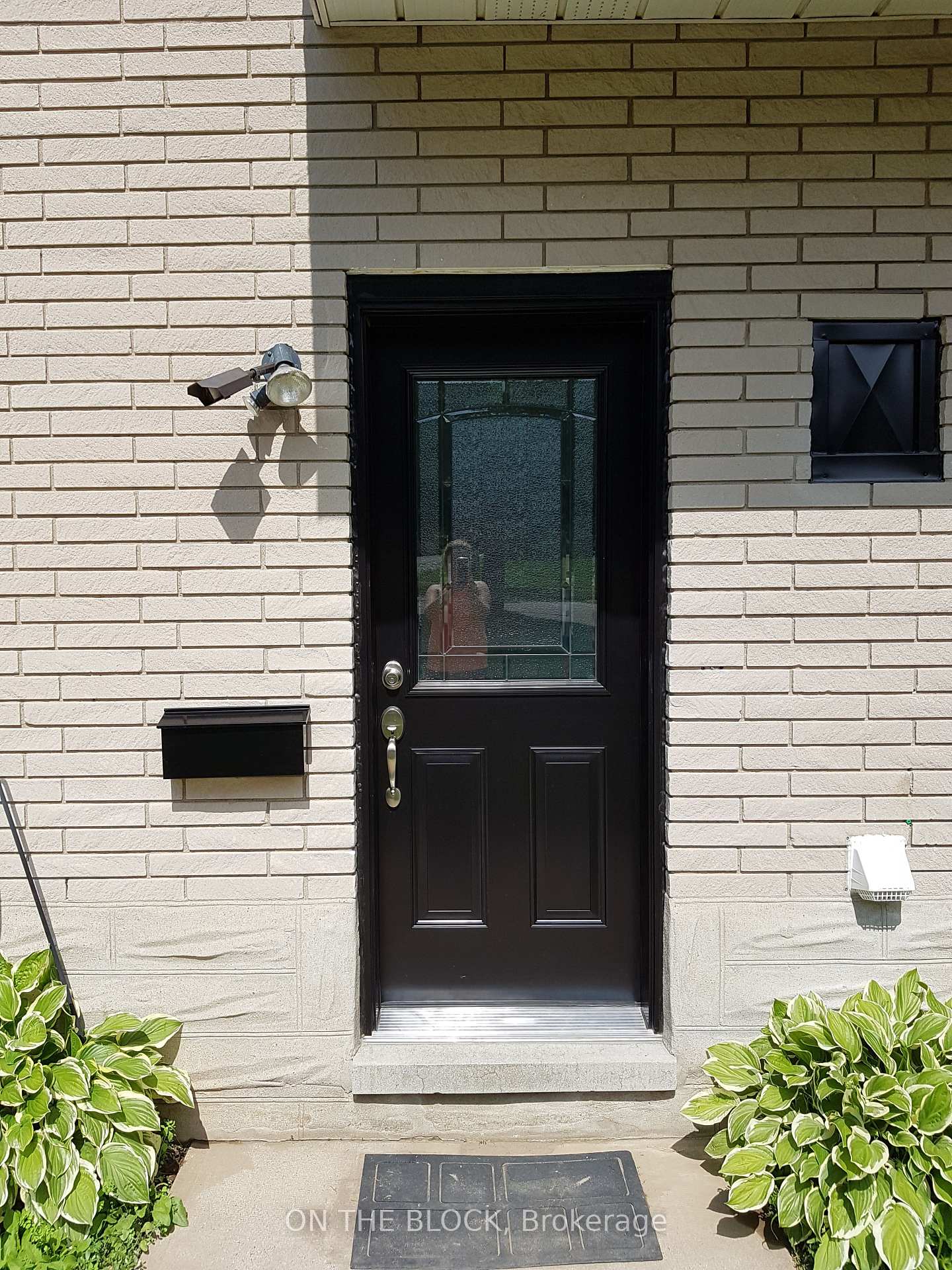 Photo 2 of 155 Ruskview Road, Kitchener, Forest Hill — HOMEH