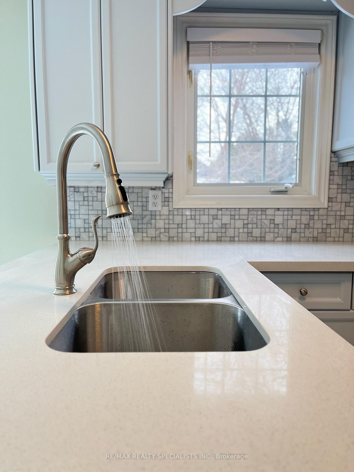 Photo 9 of 5580 Creditrise Place, Mississauga, Central Erin Mills — HOMEH