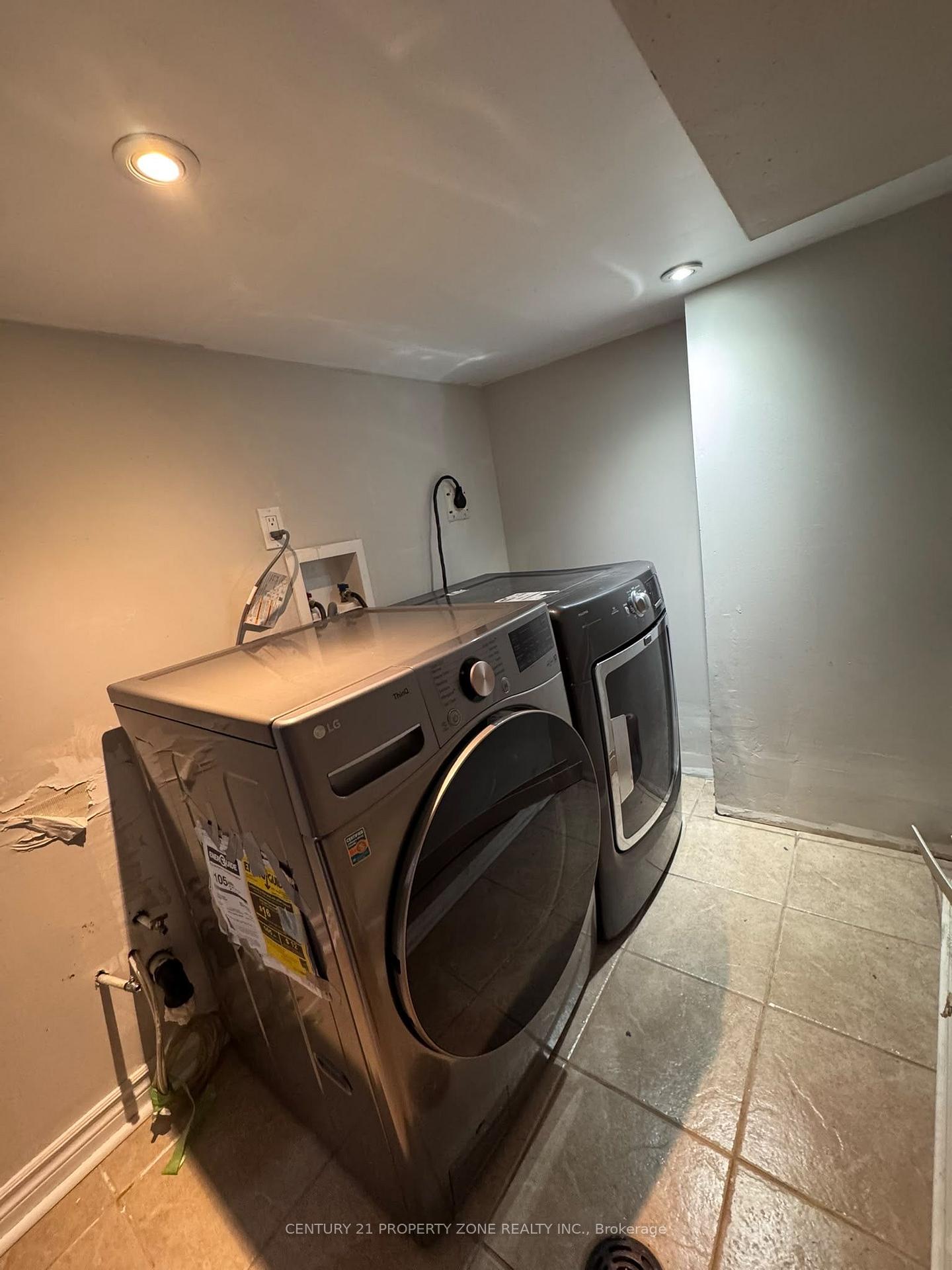 Photo 3 of 84 Speedwell Street, Brampton, Credit Valley — HOMEH