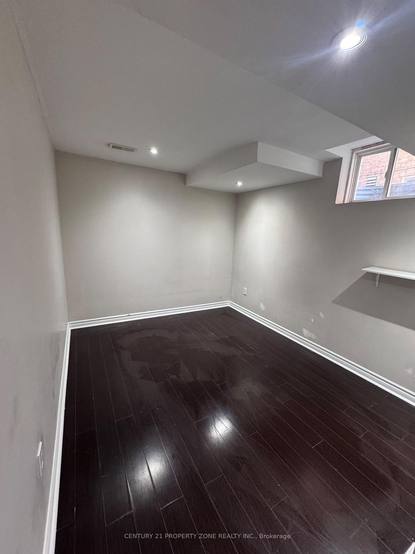 Photo 4 of 84 Speedwell Street, Brampton, Credit Valley — HOMEH