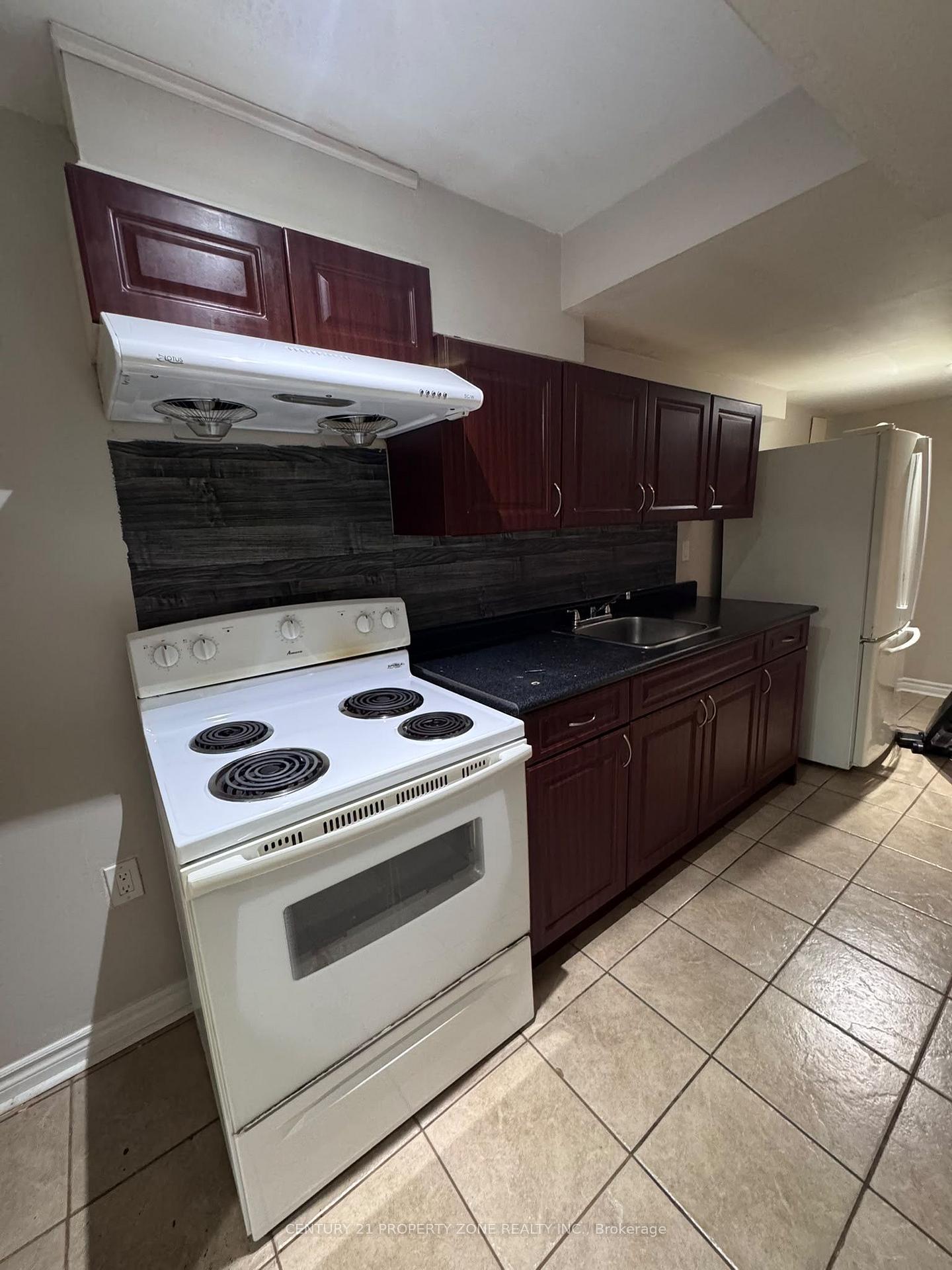 Photo 7 of 84 Speedwell Street, Brampton, Credit Valley — HOMEH