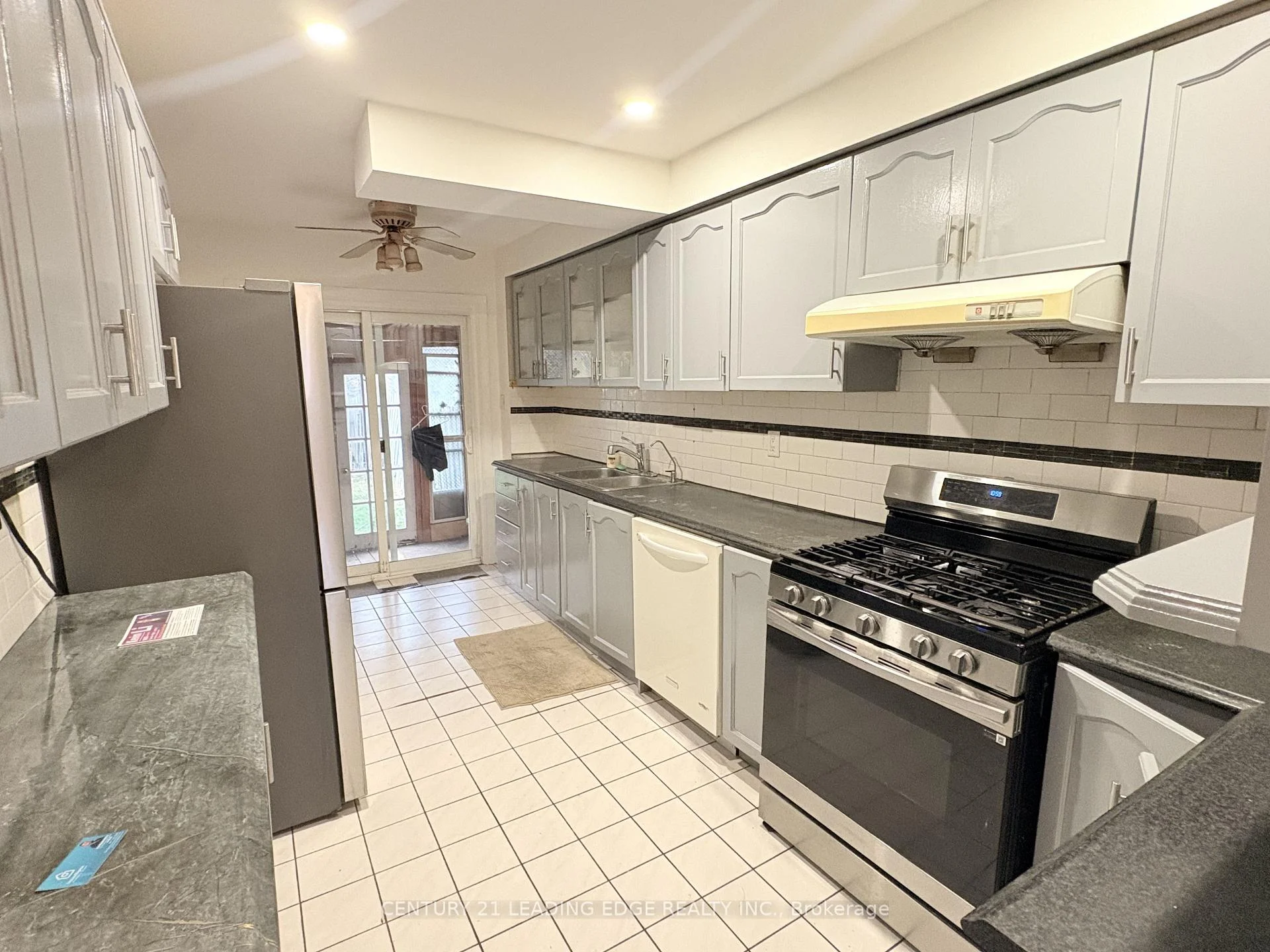 Photo 6 of 124 Robbinstone Drive, Scarborough, Malvern — HOMEH
