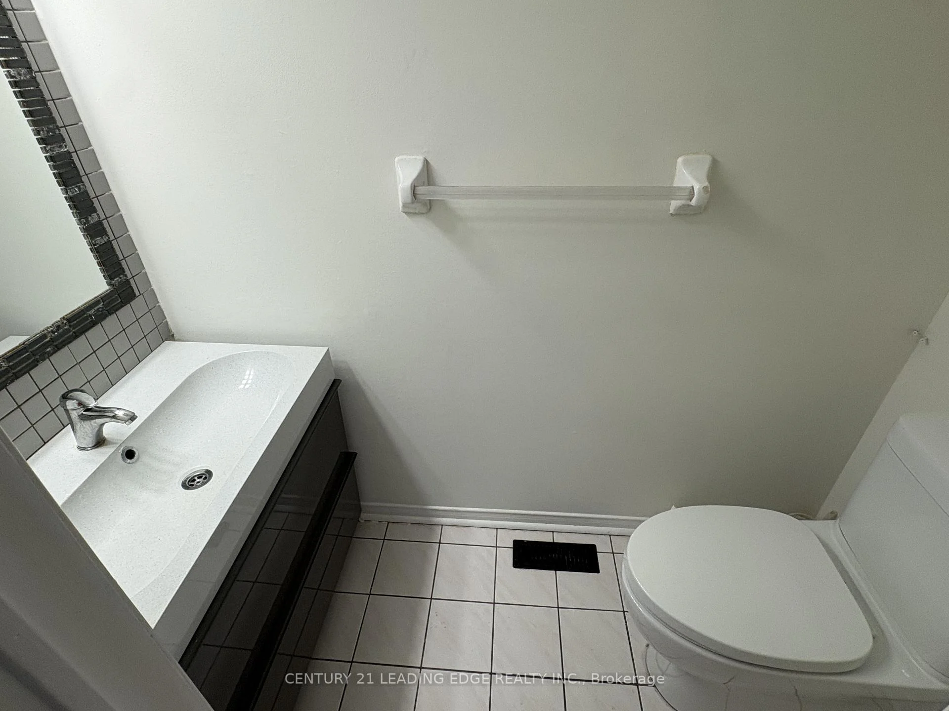 Photo 7 of 124 Robbinstone Drive, Scarborough, Malvern — HOMEH