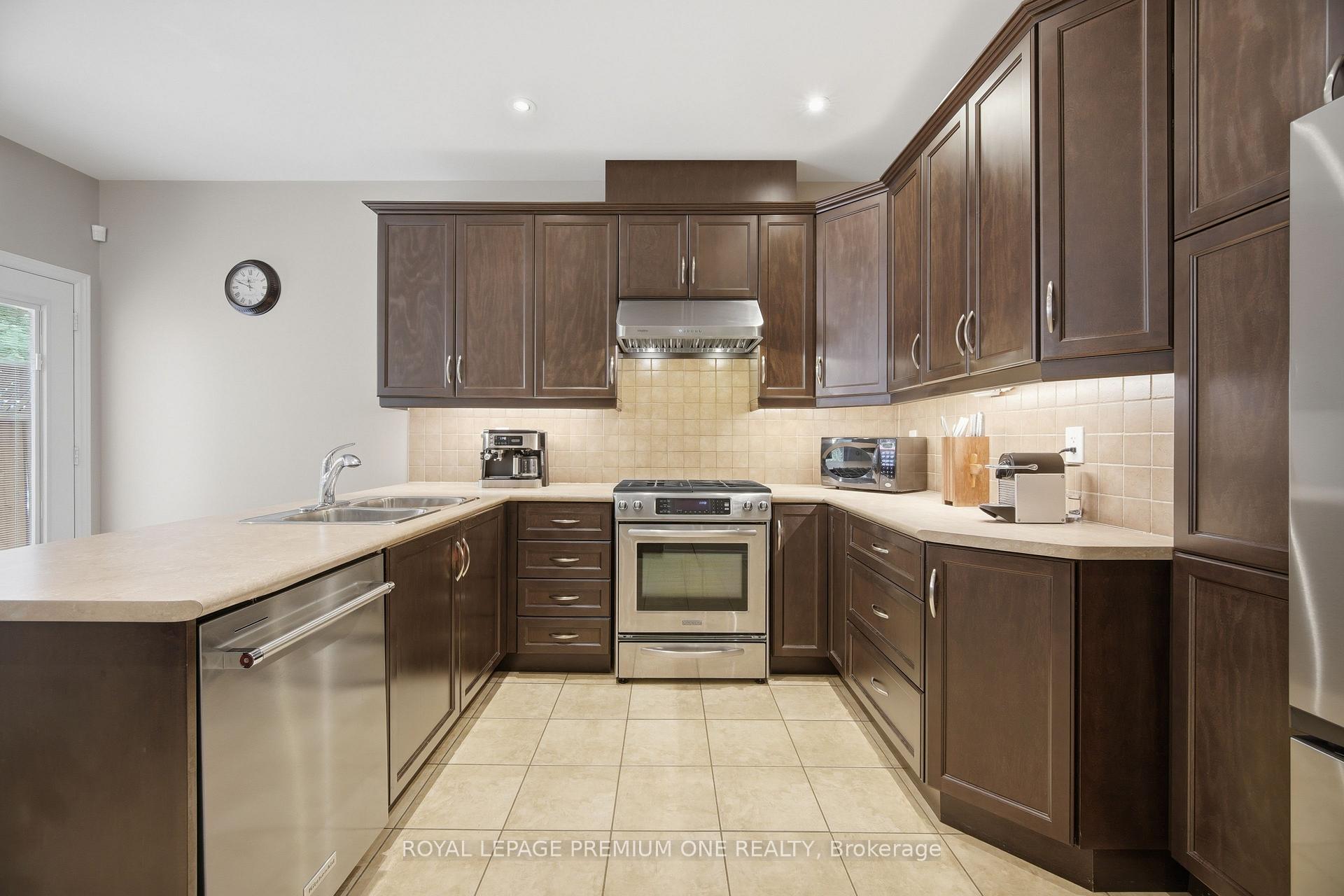 Photo 8 of 114 Bellini Avenue, Vaughan, Vellore Village — HOMEH