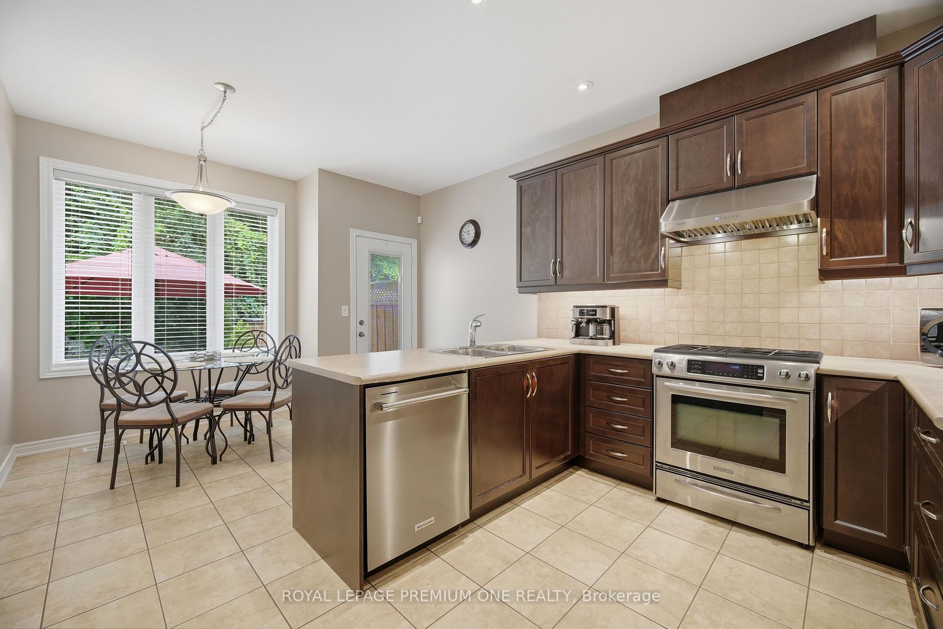 Photo 10 of 114 Bellini Avenue, Vaughan, Vellore Village — HOMEH