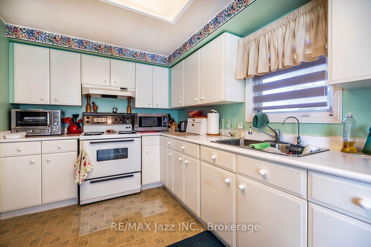 Photo 10 of 5 King Court, Clarington, Newcastle — HOMEH