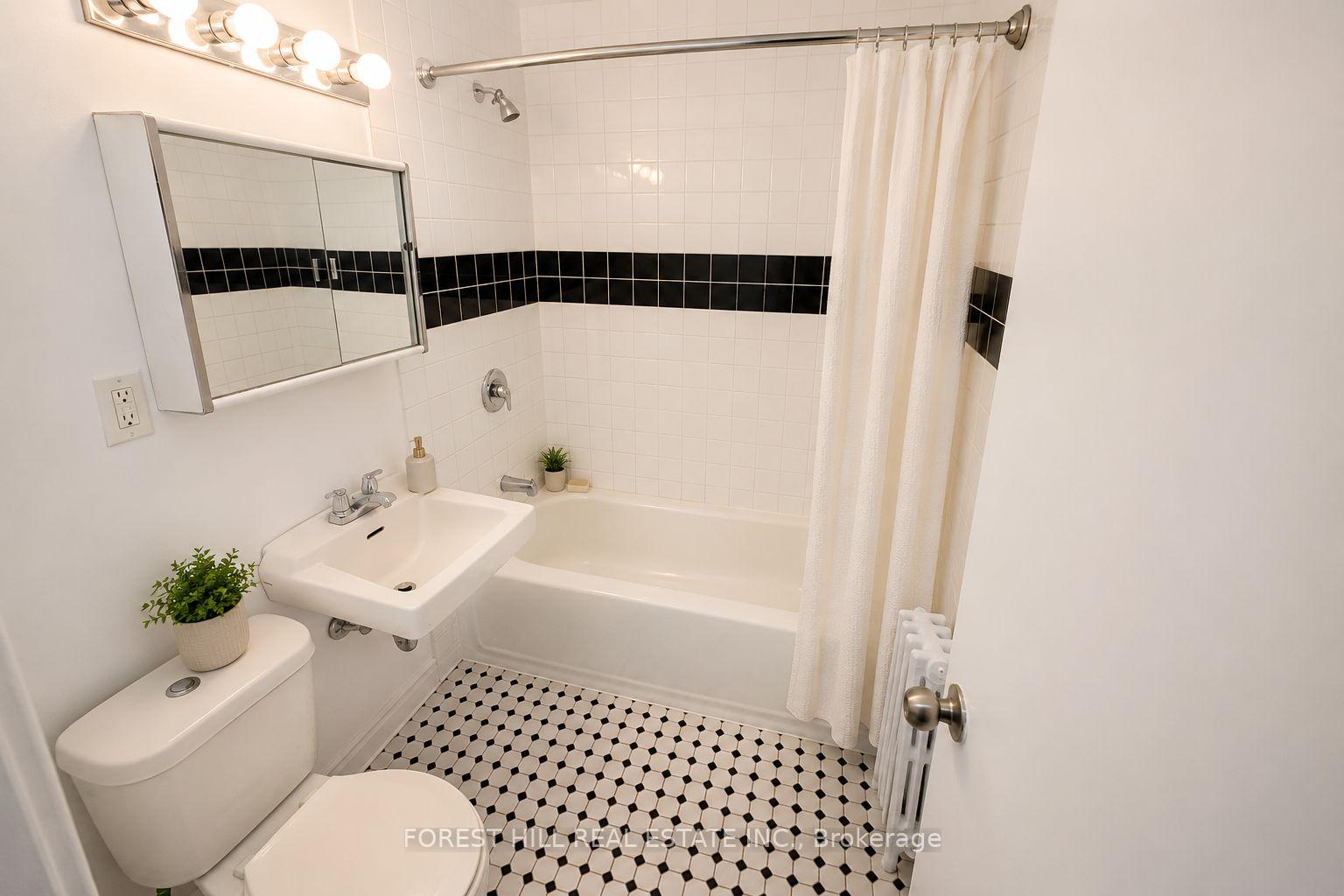 Photo 5 of Unit 101, 106 Goodwood Park, Toronto, Crescent Town — HOMEH