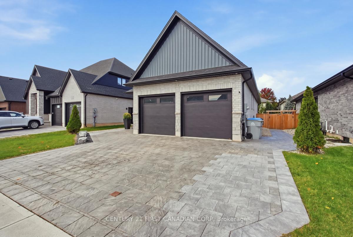 Photo 3 of 12 Briscoe Crescent, Strathroy-Caradoc, NE — HOMEH