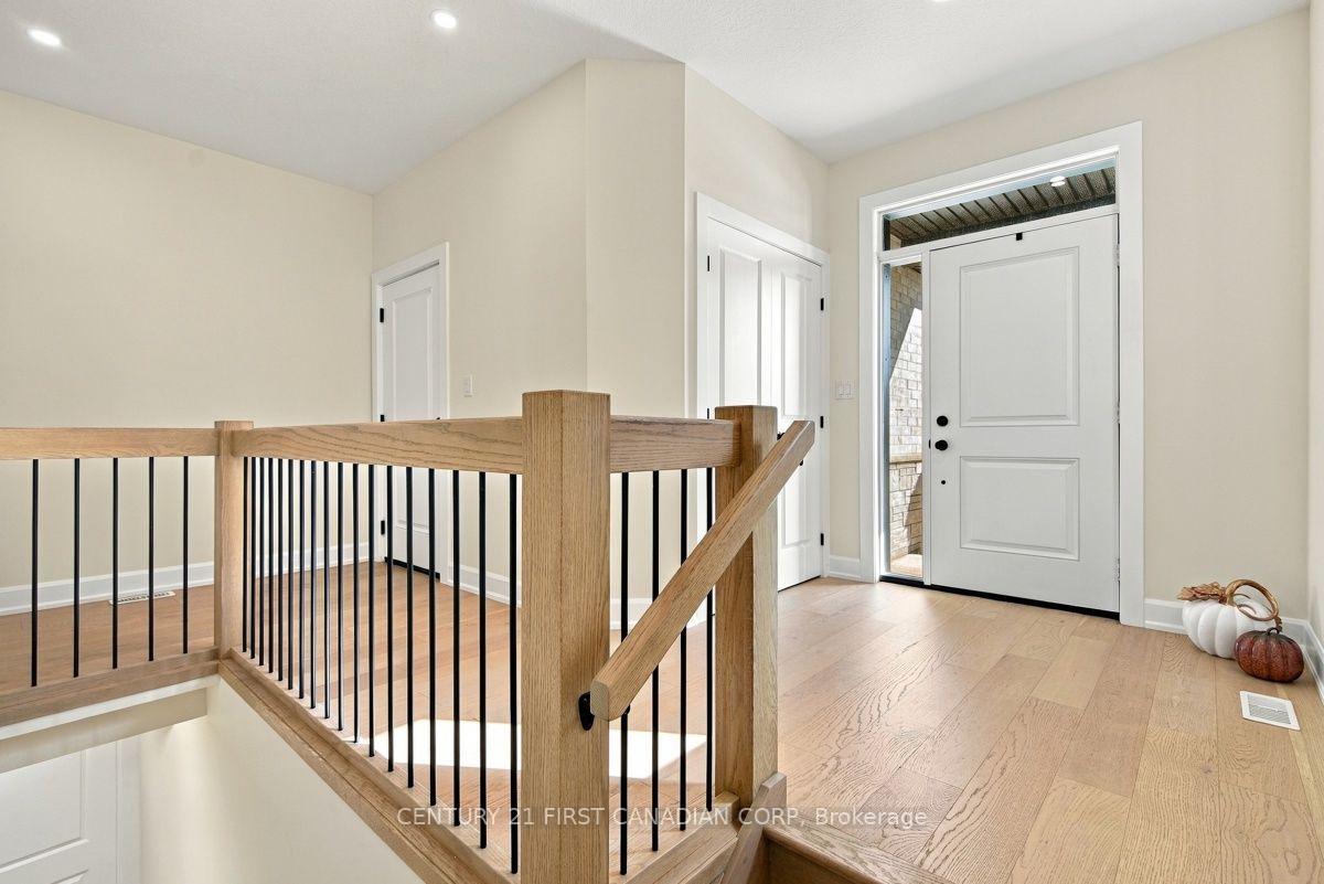 Photo 7 of 12 Briscoe Crescent, Strathroy-Caradoc, NE — HOMEH