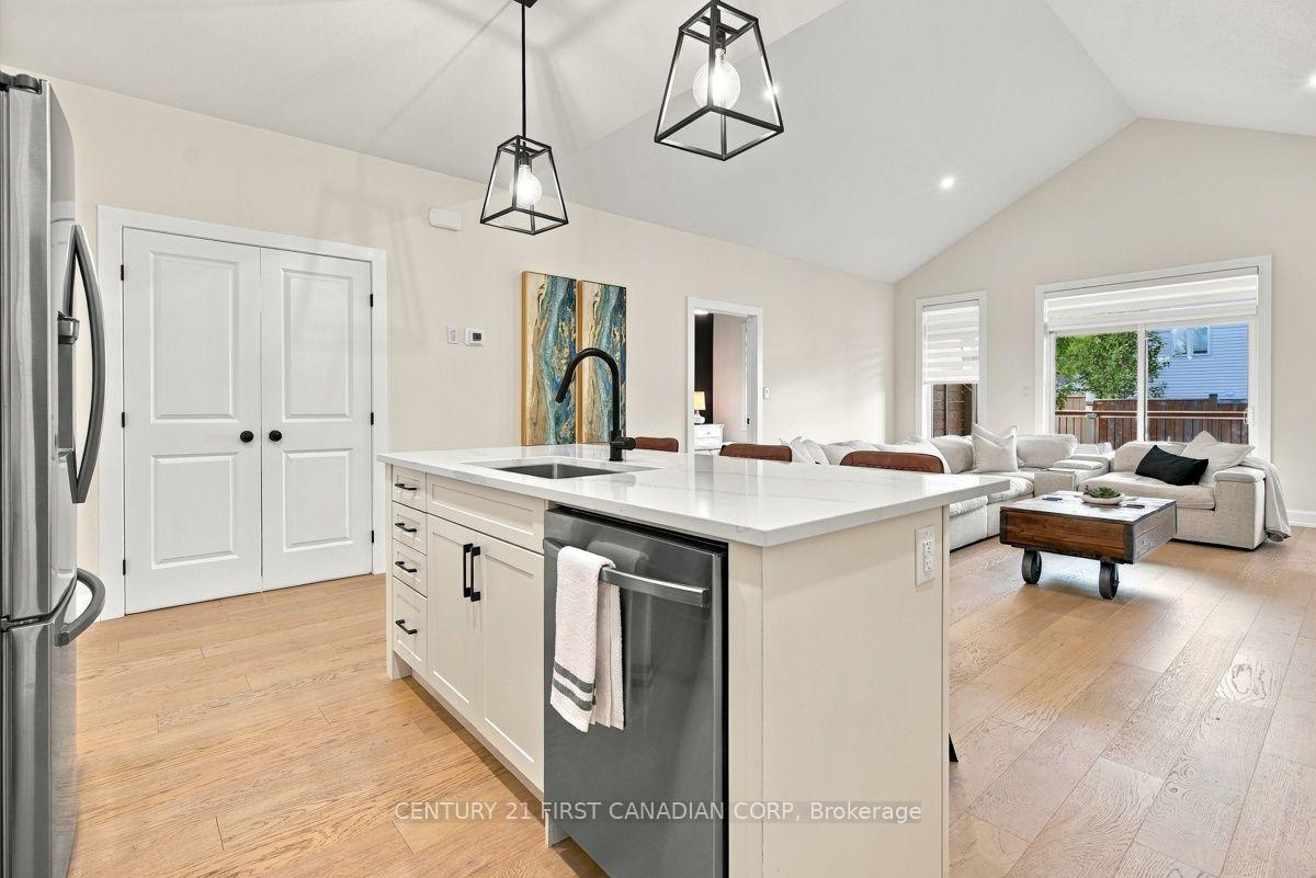 Photo 20 of 12 Briscoe Crescent, Strathroy-Caradoc, NE — HOMEH