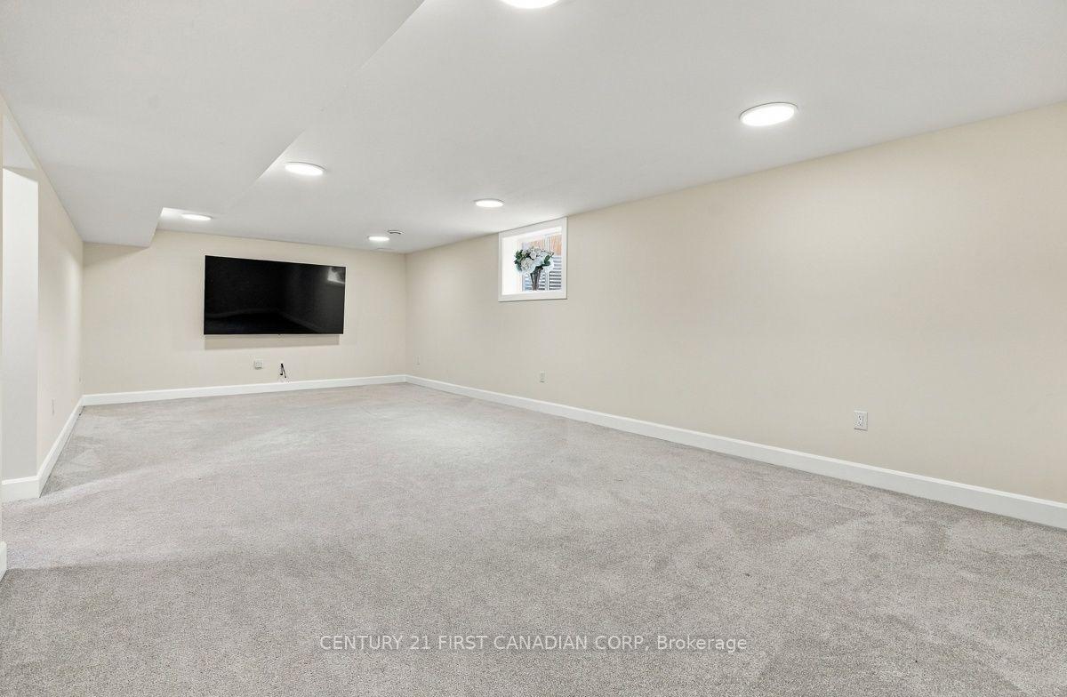 Photo 31 of 12 Briscoe Crescent, Strathroy-Caradoc, NE — HOMEH