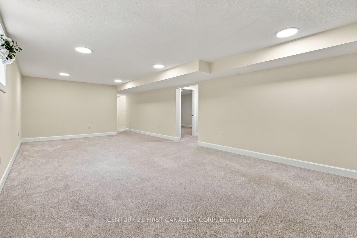 Photo 33 of 12 Briscoe Crescent, Strathroy-Caradoc, NE — HOMEH