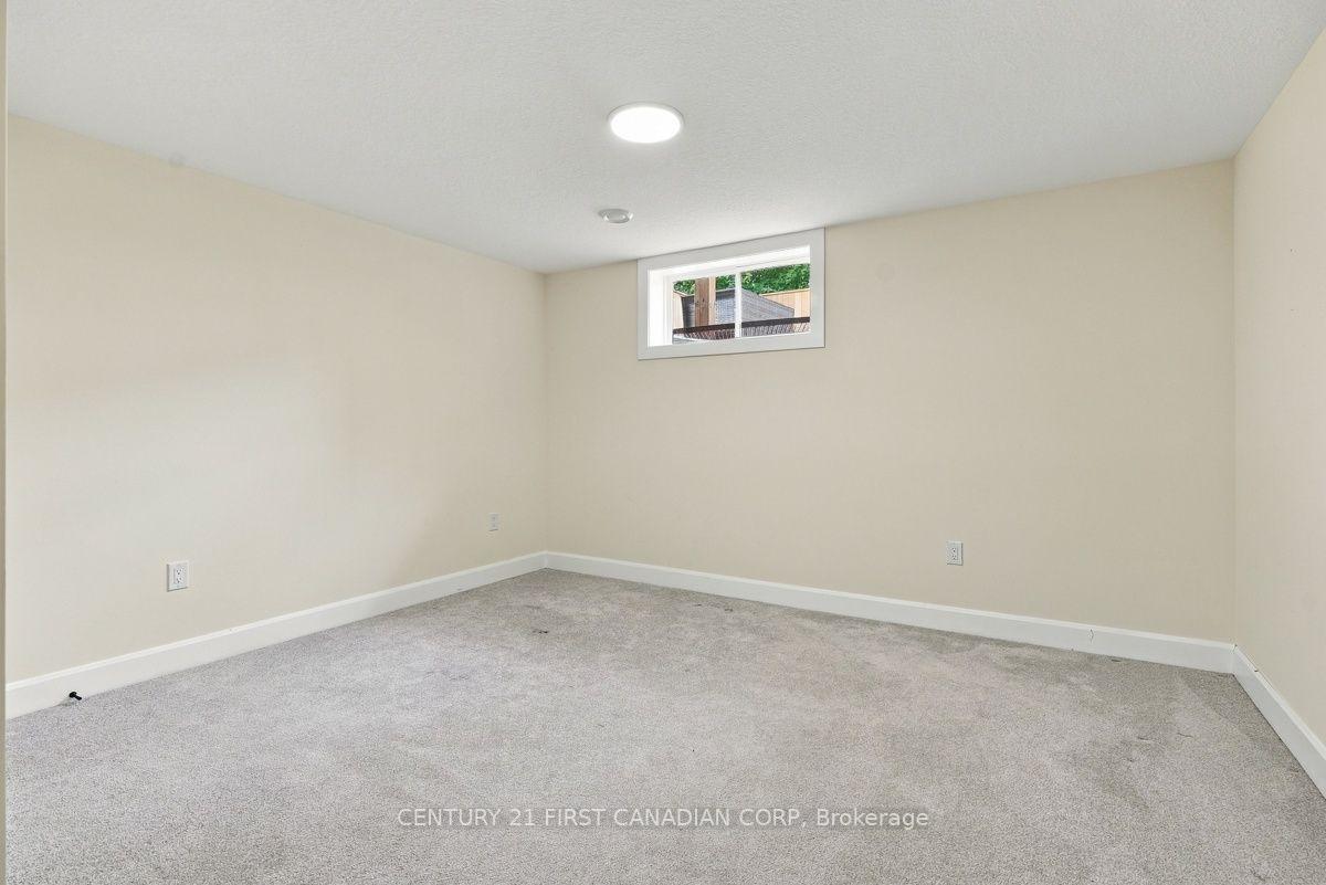 Photo 36 of 12 Briscoe Crescent, Strathroy-Caradoc, NE — HOMEH