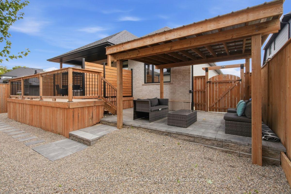 Photo 44 of 12 Briscoe Crescent, Strathroy-Caradoc, NE — HOMEH