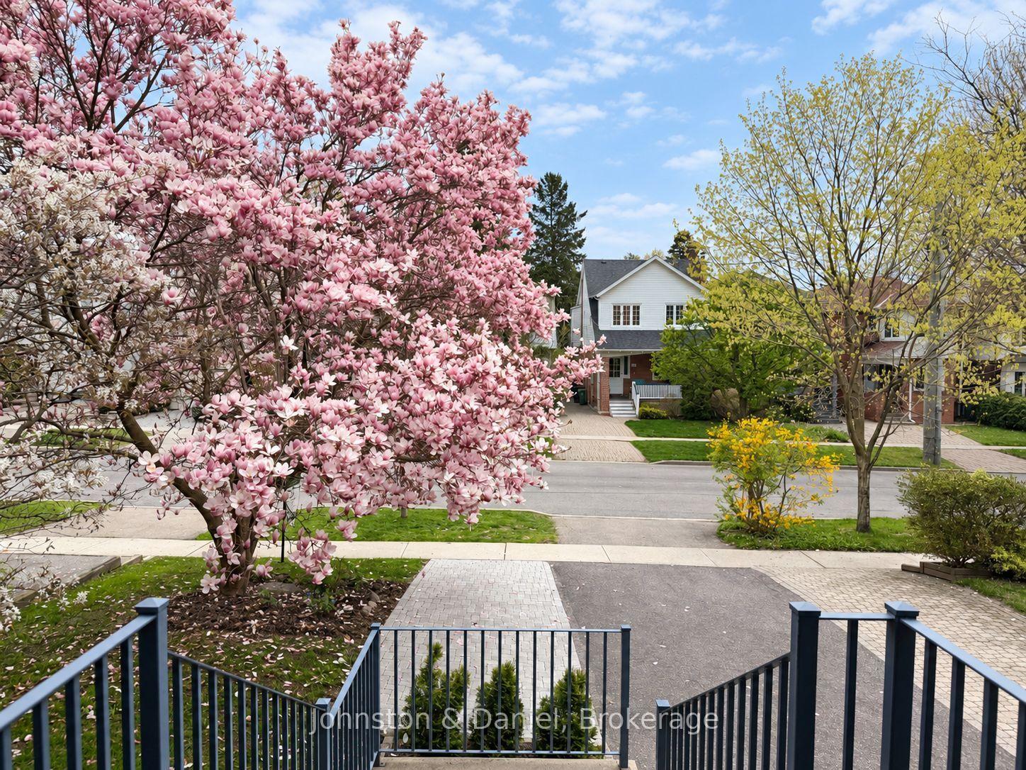Photo 10 of 44 Standish Avenue, Toronto, Rosedale-Moore Park — HOMEH