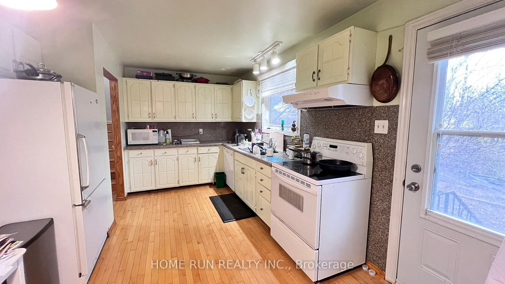 Photo 6 of 960 Cahill Drive, Ottawa, South Keys — HOMEH