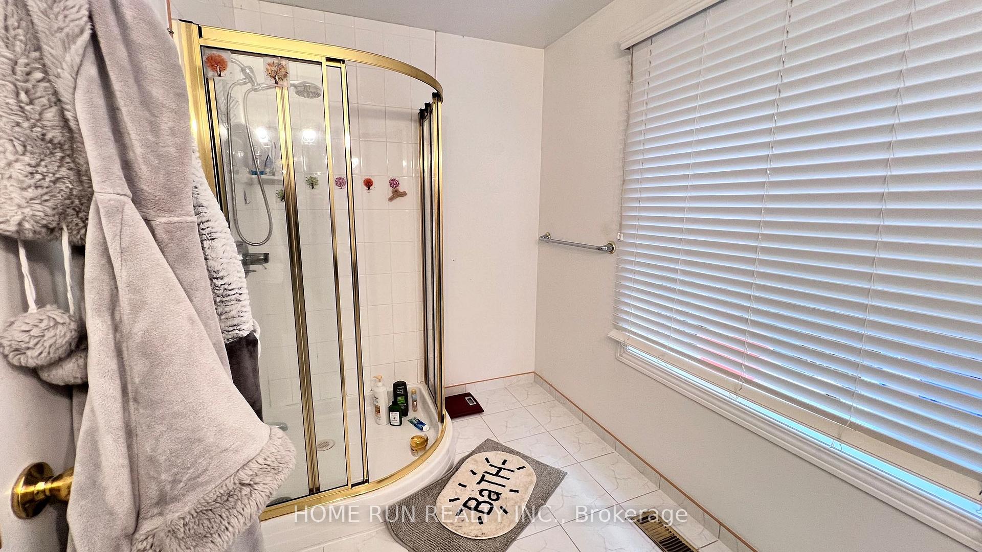 Photo 11 of 960 Cahill Drive, Ottawa, South Keys — HOMEH