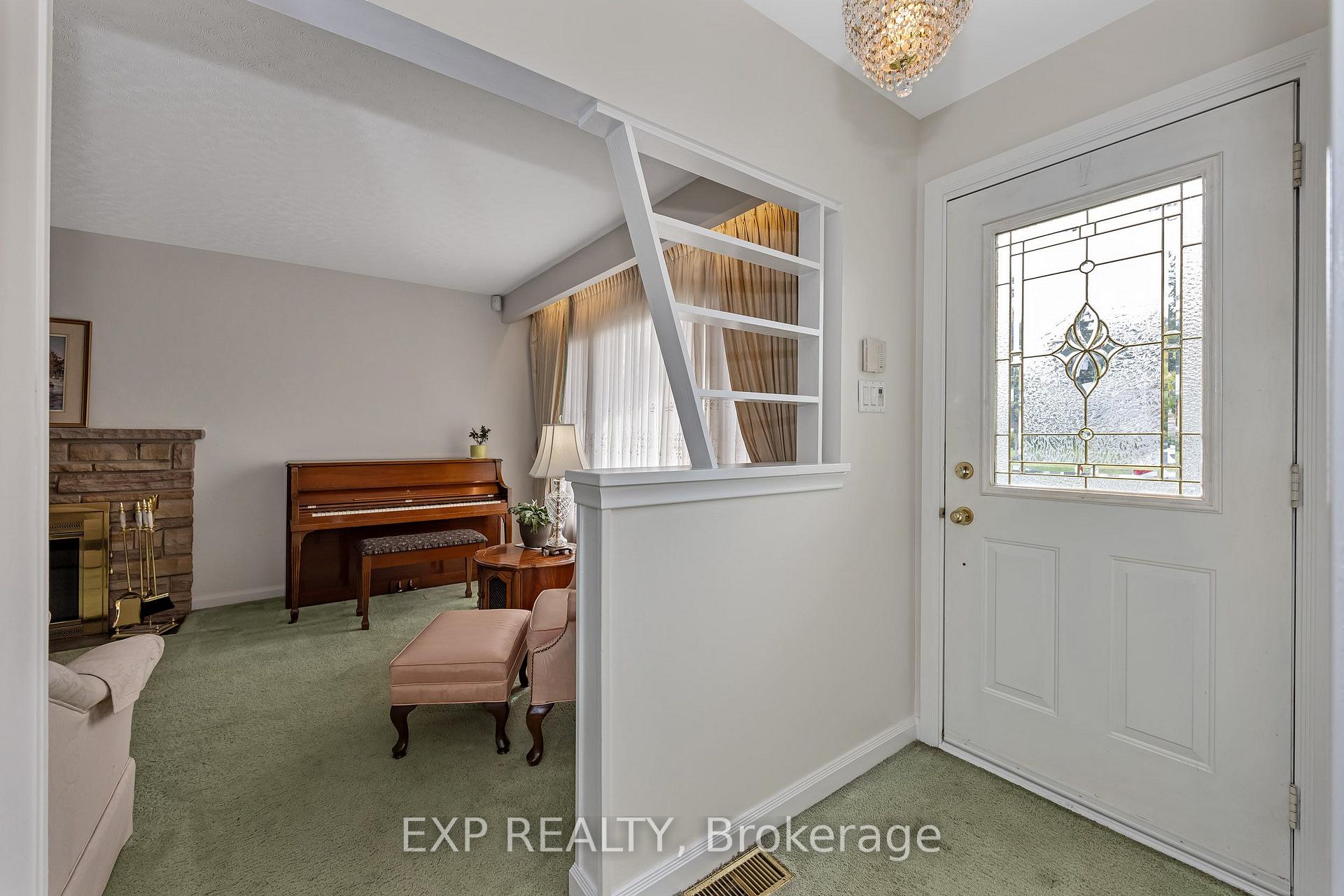 Photo 4 of 2161 Valley Drive, Ottawa, Elmvale Acres/Urbandale — HOMEH