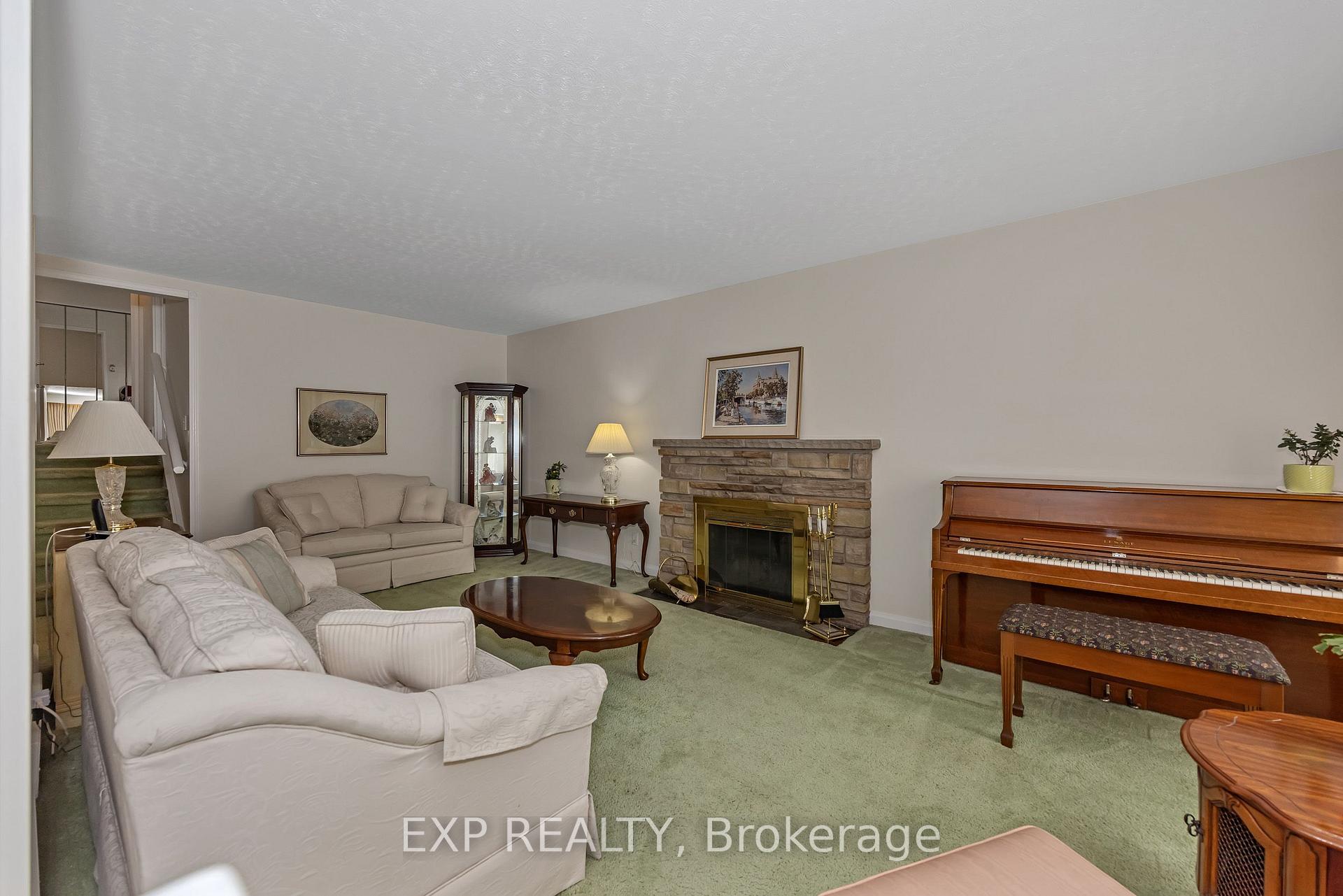 Photo 5 of 2161 Valley Drive, Ottawa, Elmvale Acres/Urbandale — HOMEH
