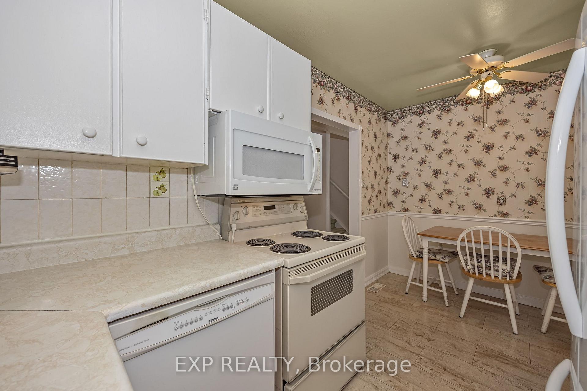 Photo 9 of 2161 Valley Drive, Ottawa, Elmvale Acres/Urbandale — HOMEH