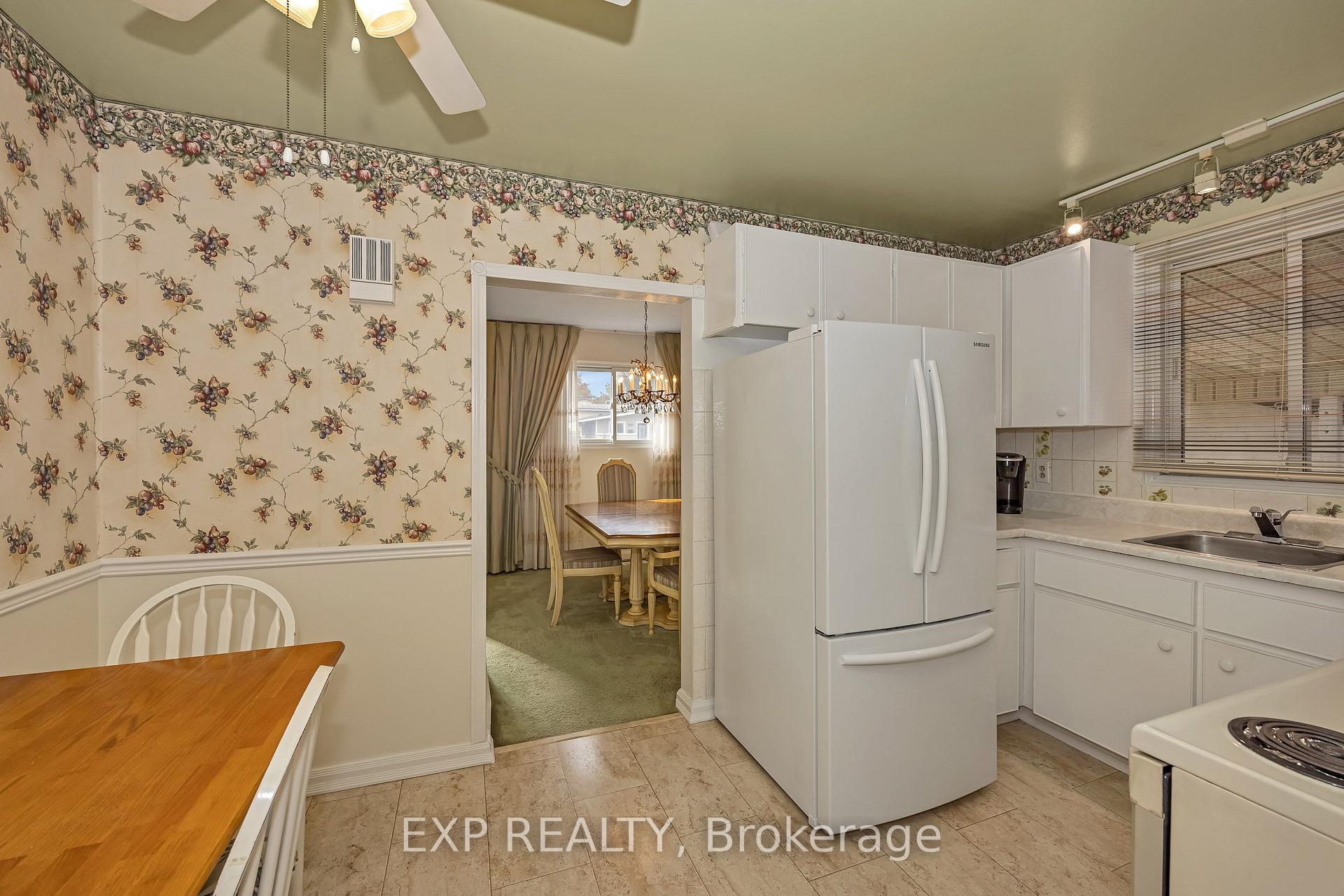 Photo 11 of 2161 Valley Drive, Ottawa, Elmvale Acres/Urbandale — HOMEH