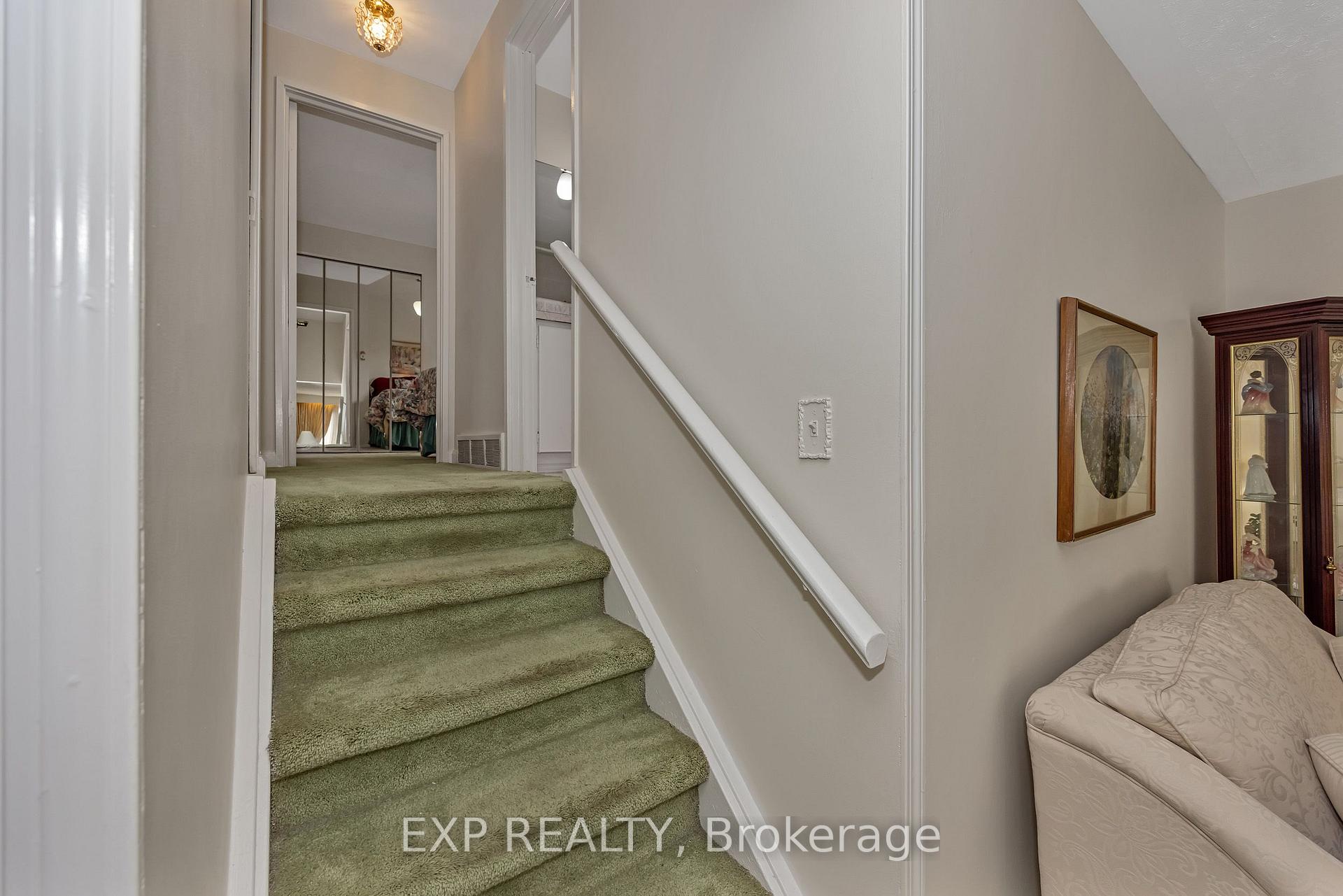 Photo 14 of 2161 Valley Drive, Ottawa, Elmvale Acres/Urbandale — HOMEH
