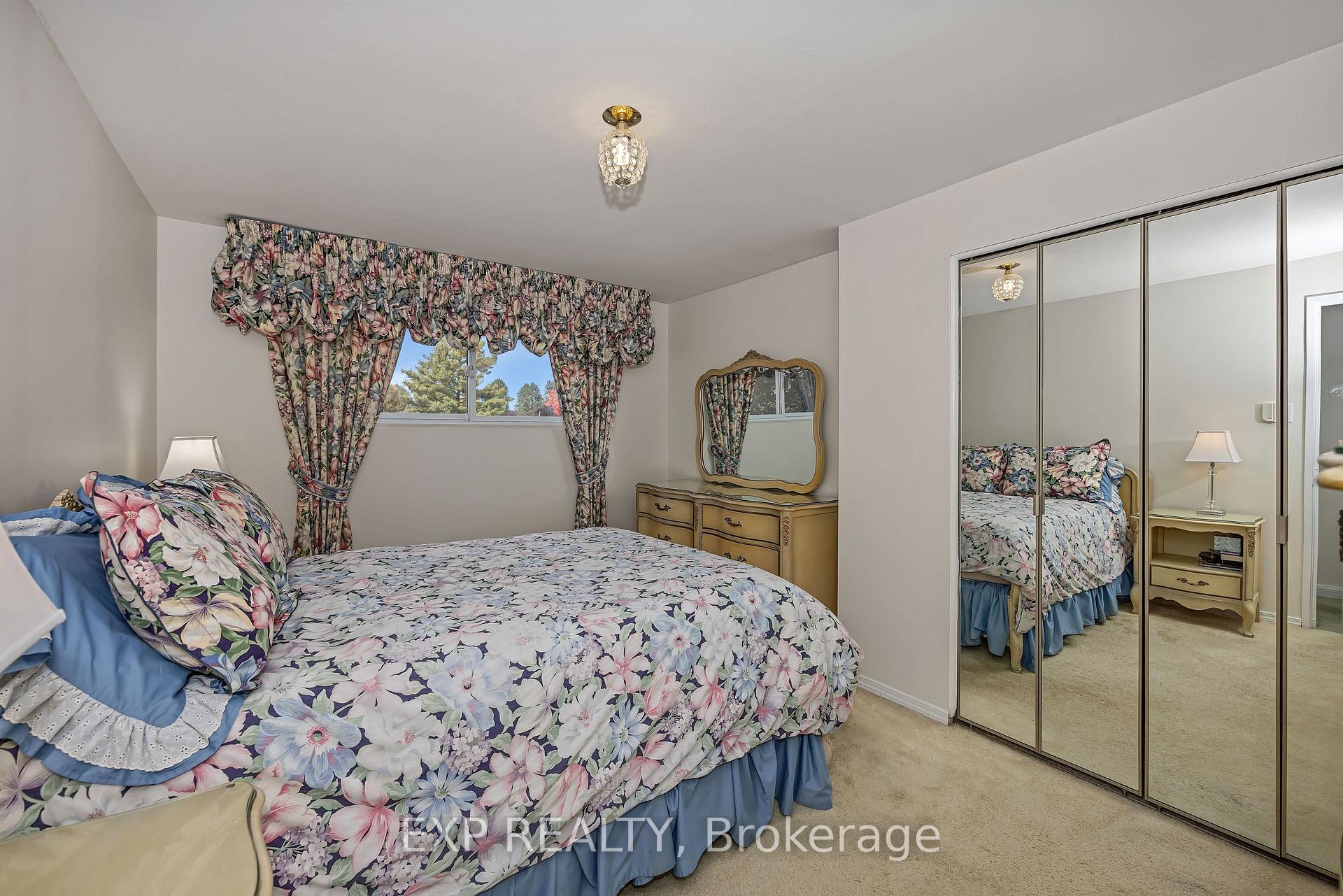 Photo 17 of 2161 Valley Drive, Ottawa, Elmvale Acres/Urbandale — HOMEH