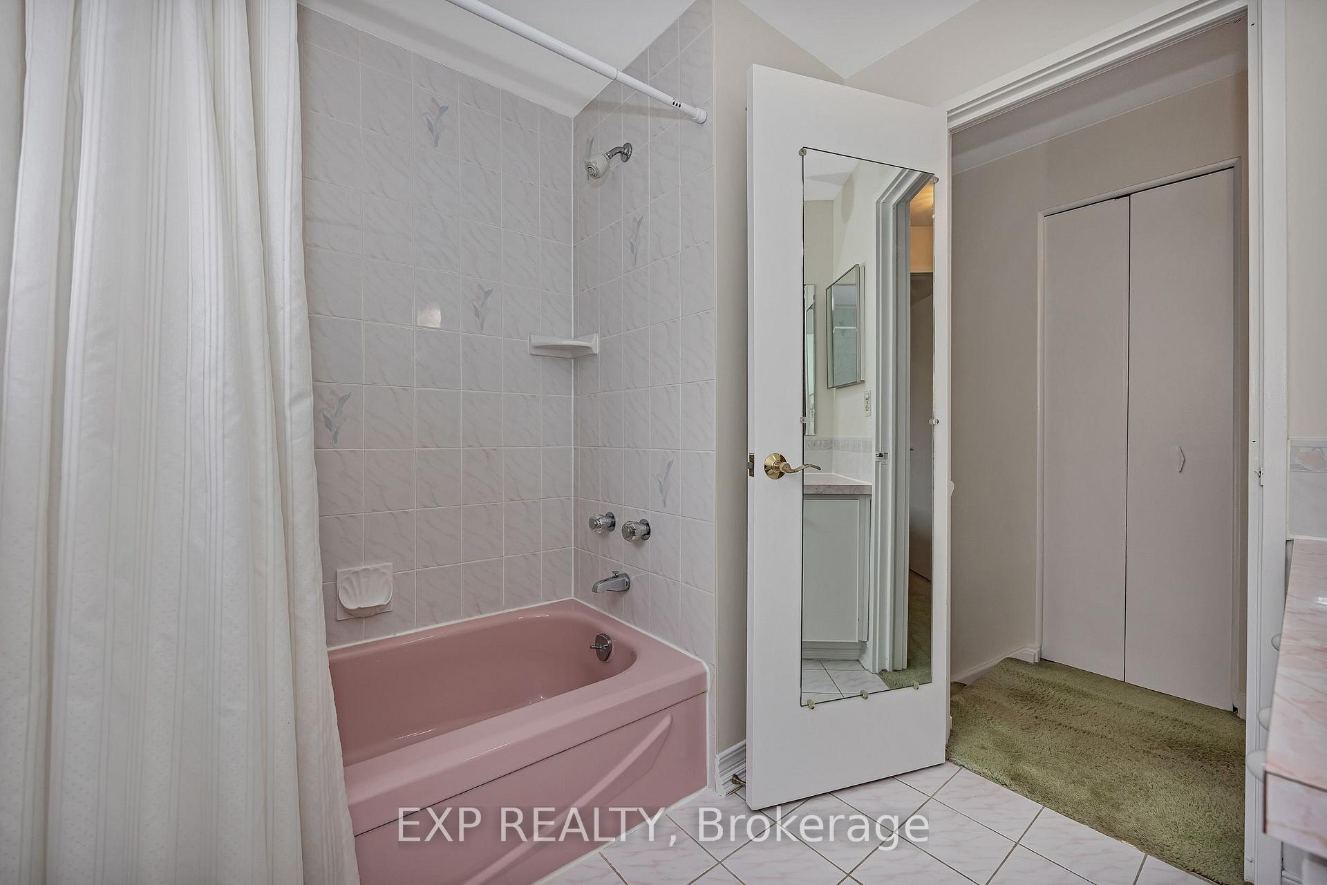 Photo 22 of 2161 Valley Drive, Ottawa, Elmvale Acres/Urbandale — HOMEH