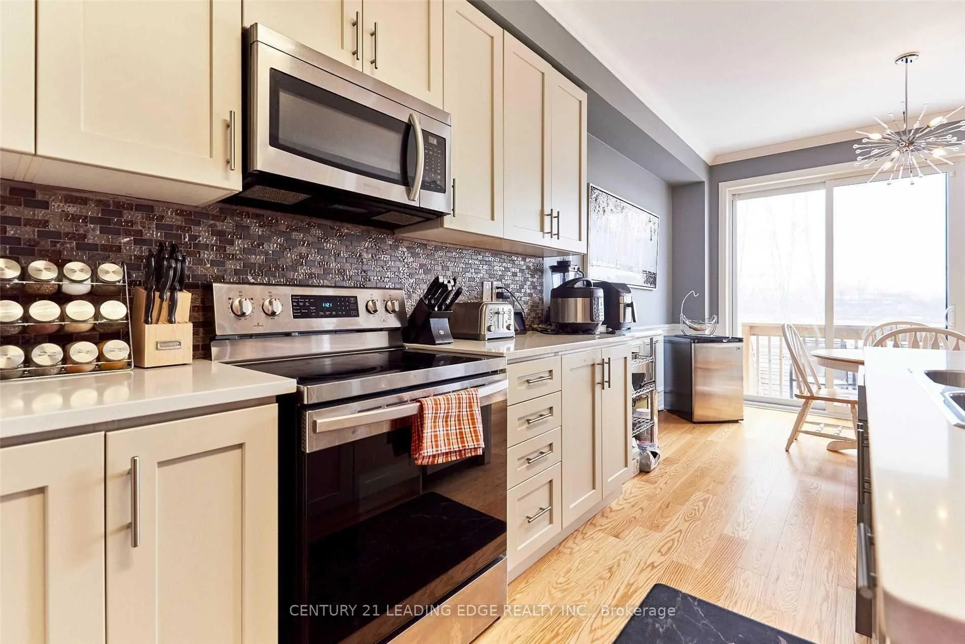 Photo 12 of 119 Yacht Drive, Clarington, Bowmanville — HOMEH