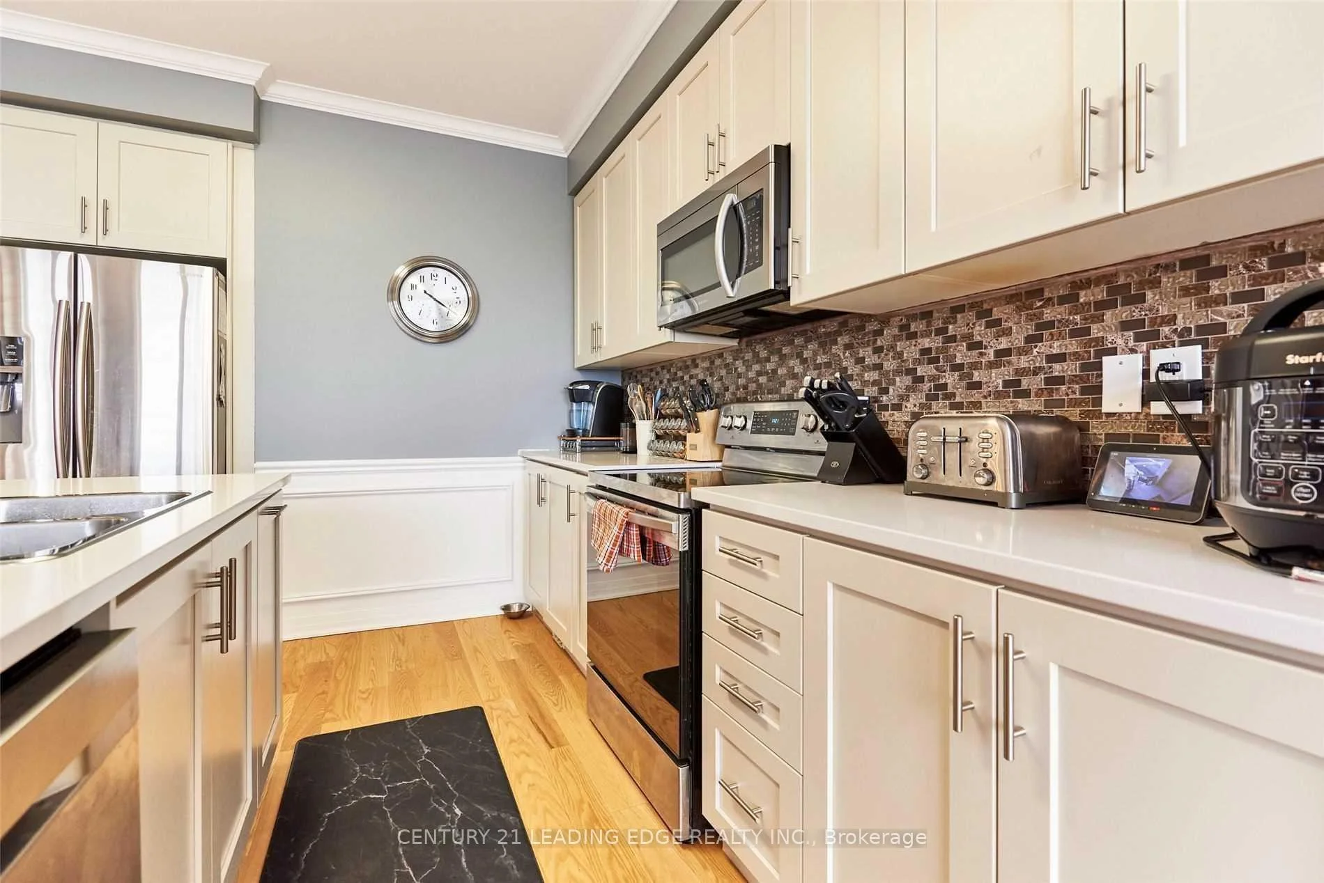 Photo 19 of 119 Yacht Drive, Clarington, Bowmanville — HOMEH