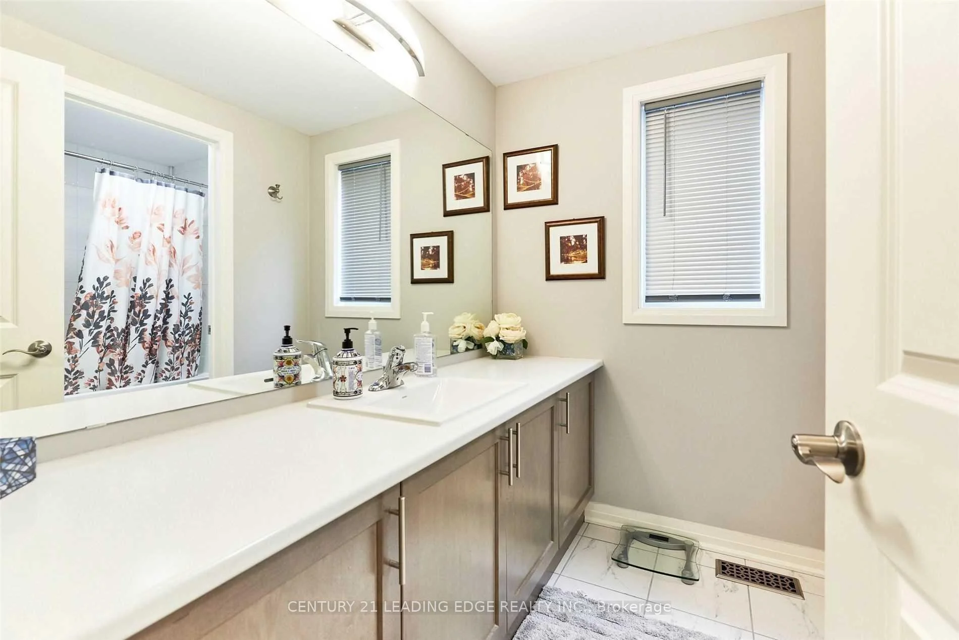 Photo 21 of 119 Yacht Drive, Clarington, Bowmanville — HOMEH