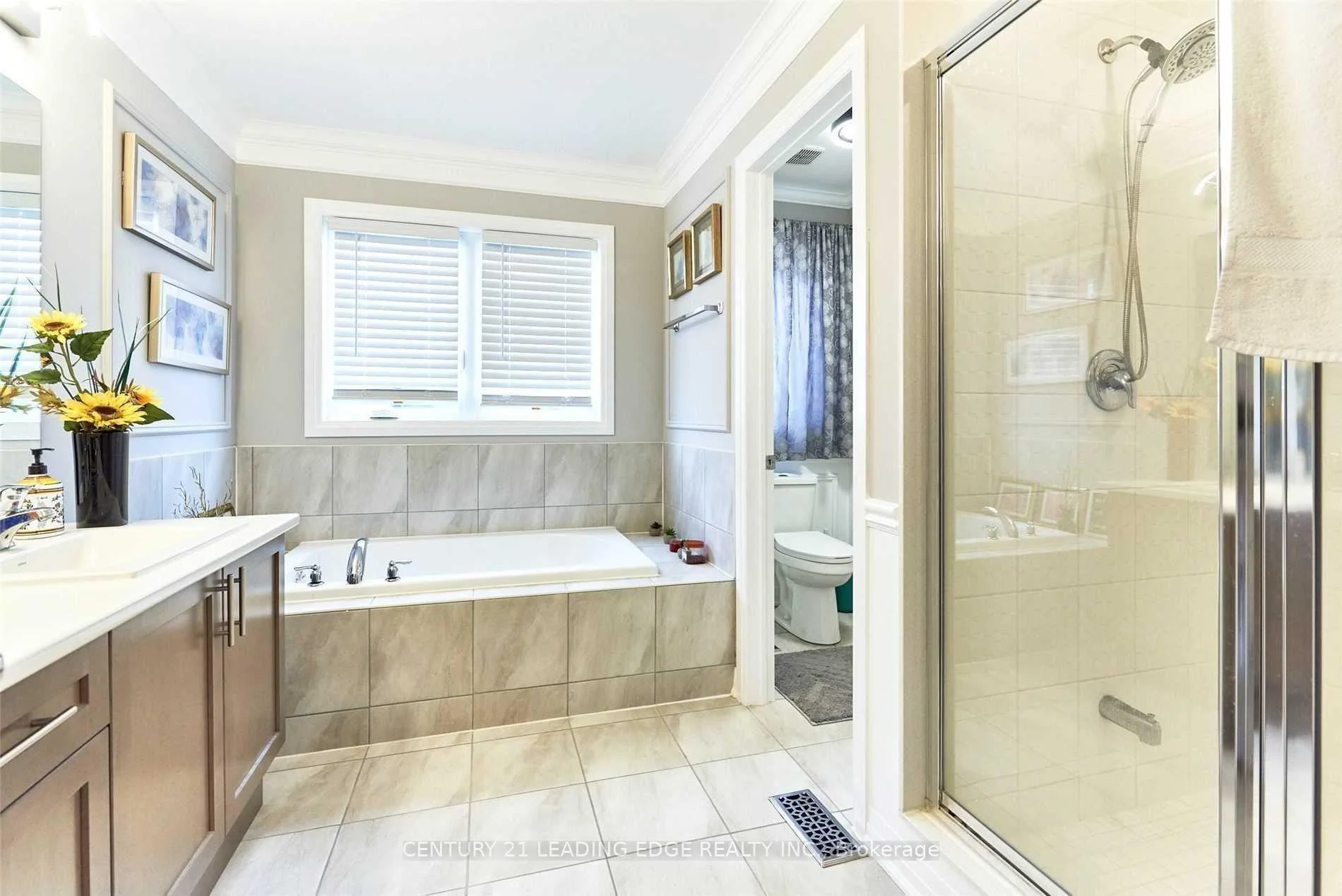 Photo 34 of 119 Yacht Drive, Clarington, Bowmanville — HOMEH