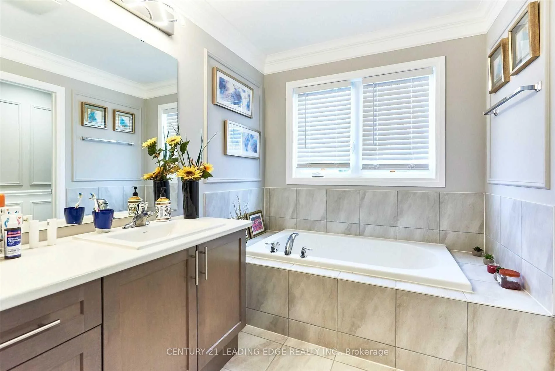 Photo 39 of 119 Yacht Drive, Clarington, Bowmanville — HOMEH
