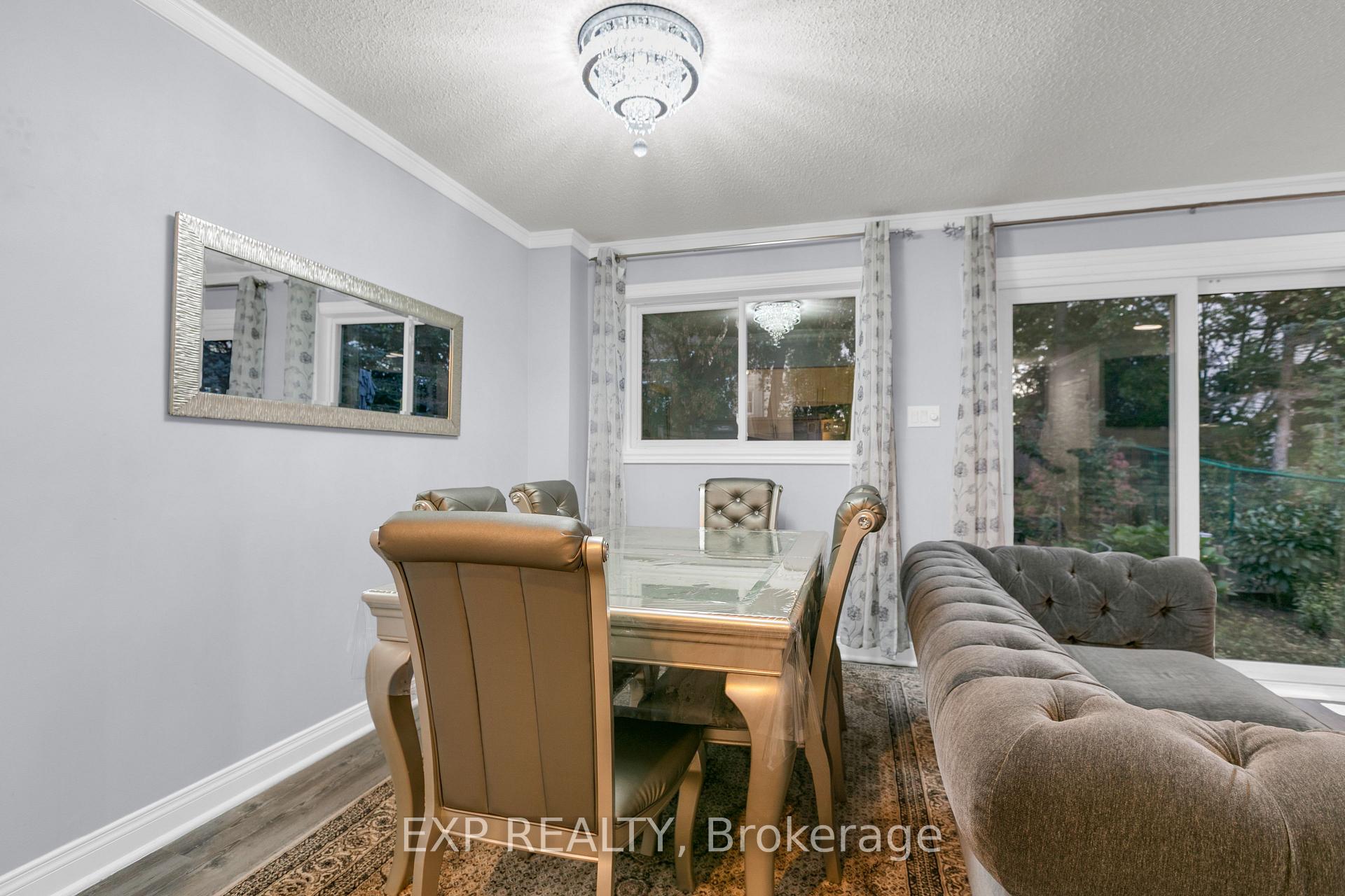 Photo 10 of 4 Fulham Court E, Ottawa, Barrhaven - On the Green — HOMEH